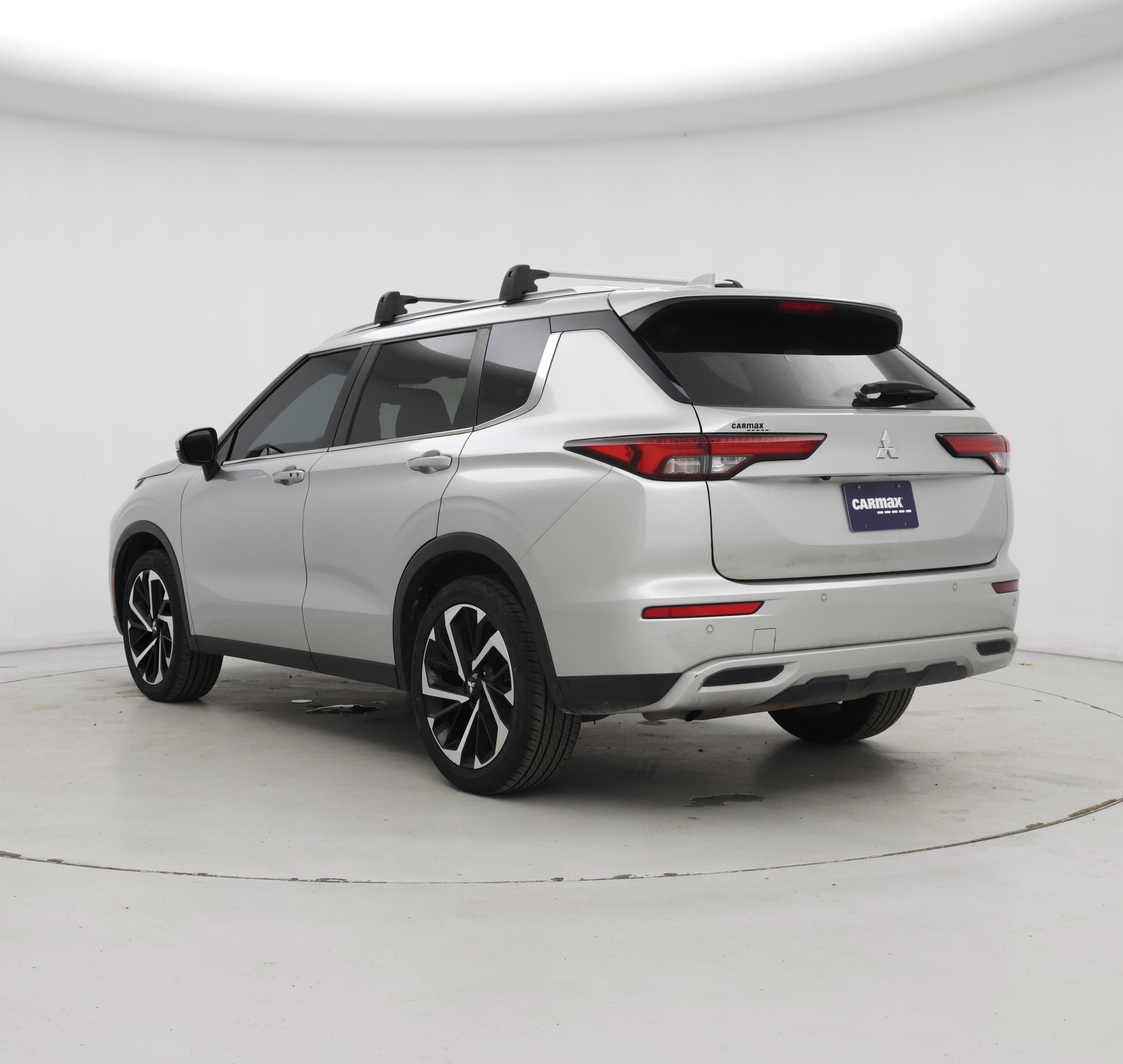 Thumbnail: 2024 Mitsubishi Outlander - 2