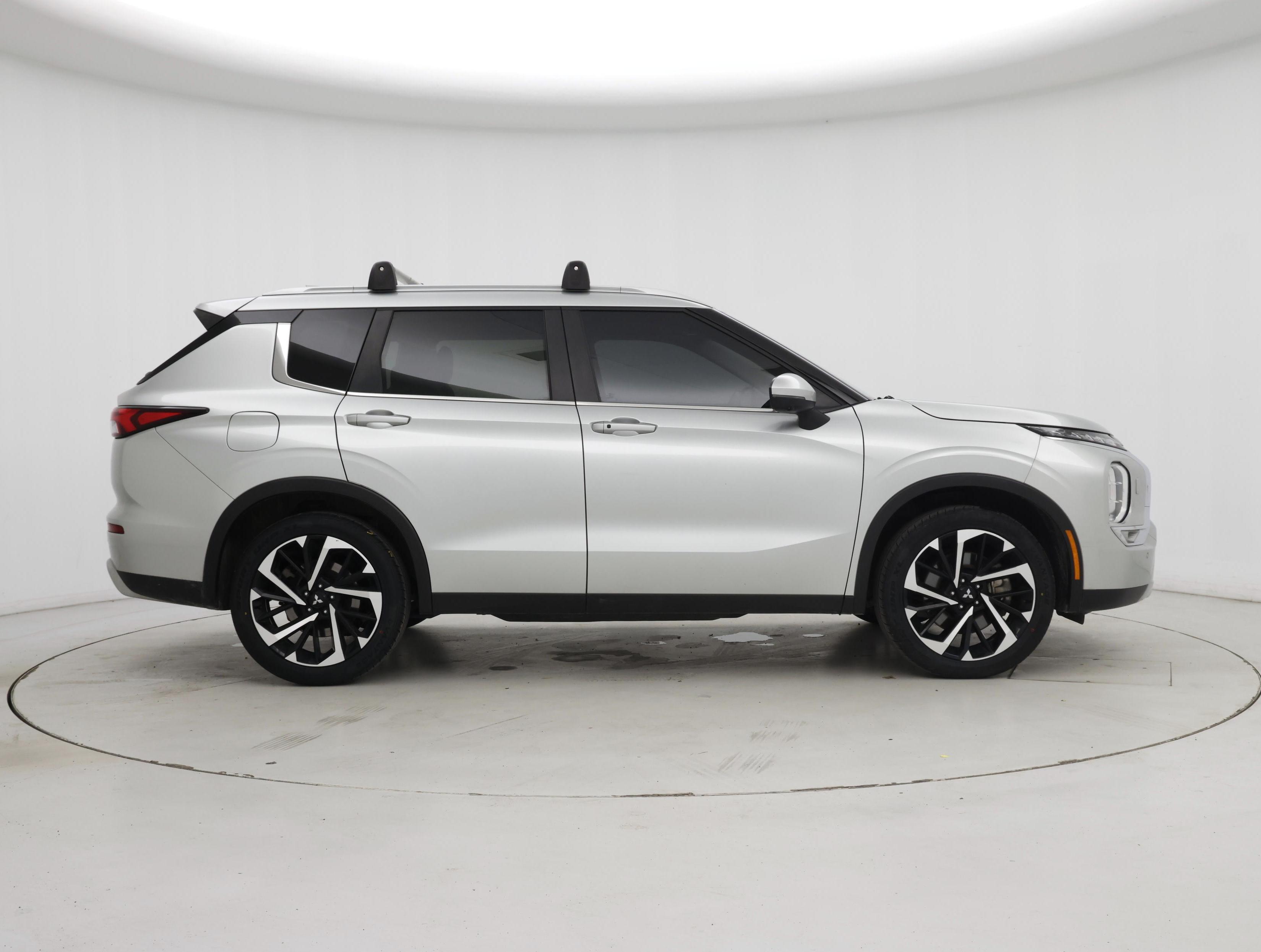 Thumbnail: 2024 Mitsubishi Outlander - 7