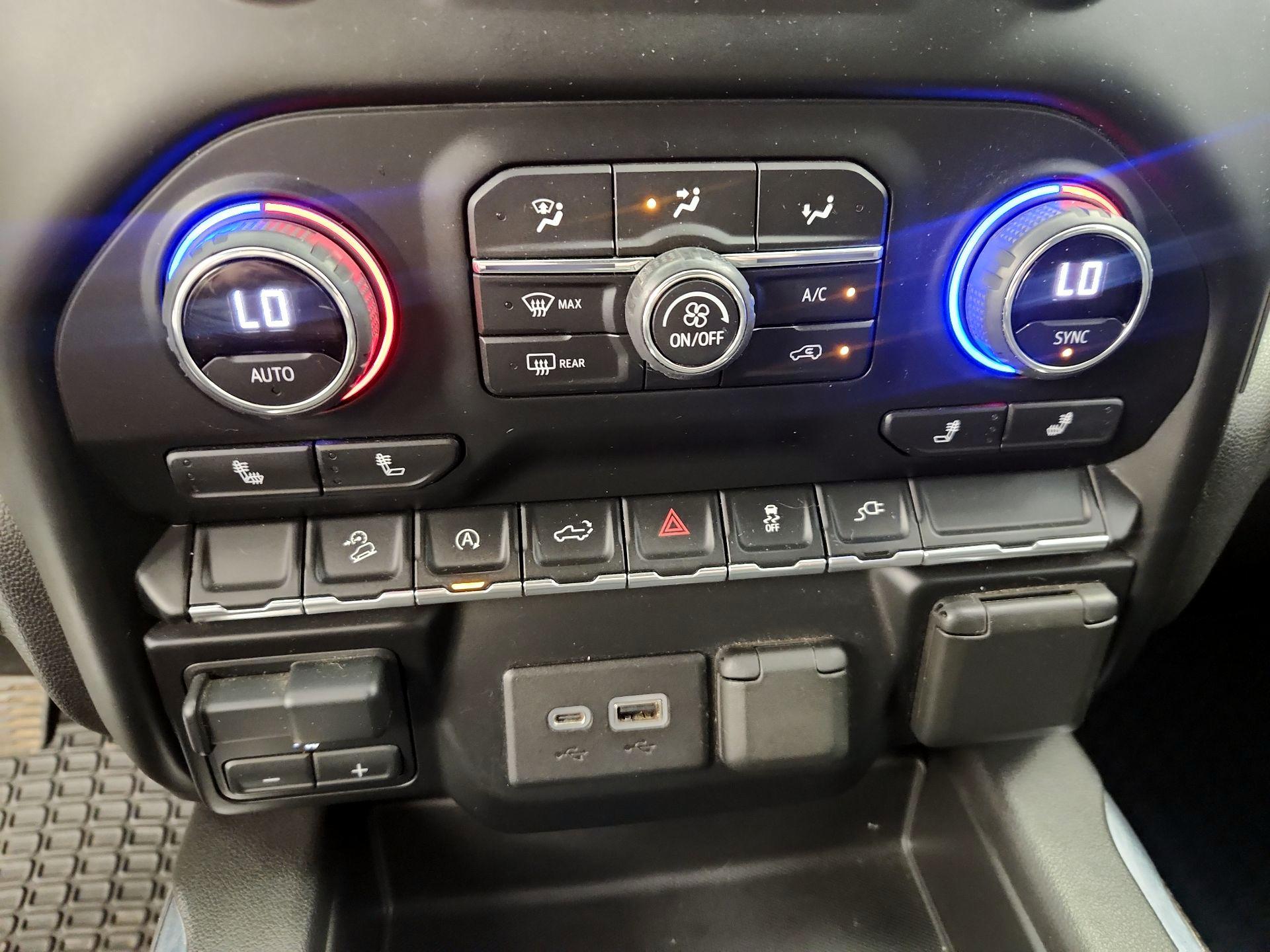 Thumbnail: 2021 Chevrolet Silverado 1500 - 16