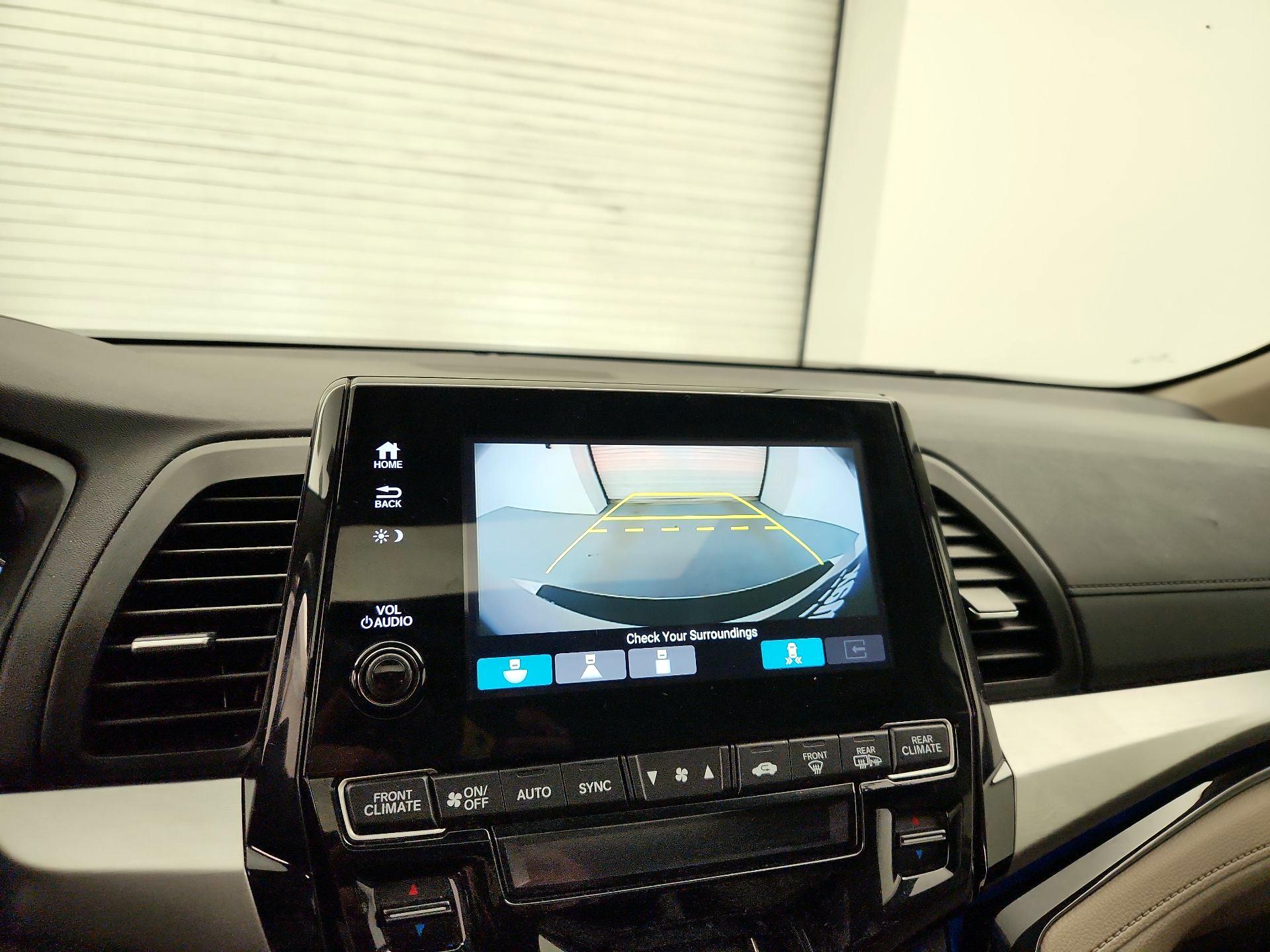 Thumbnail: 2018 Honda Odyssey - 15