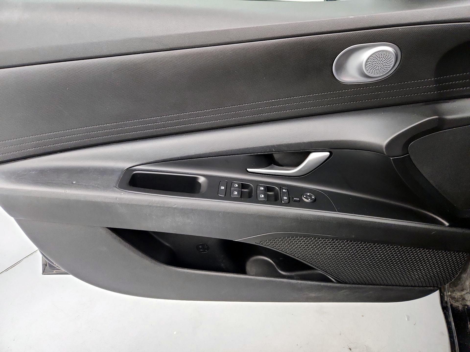 Thumbnail: 2021 Hyundai Elantra - 12