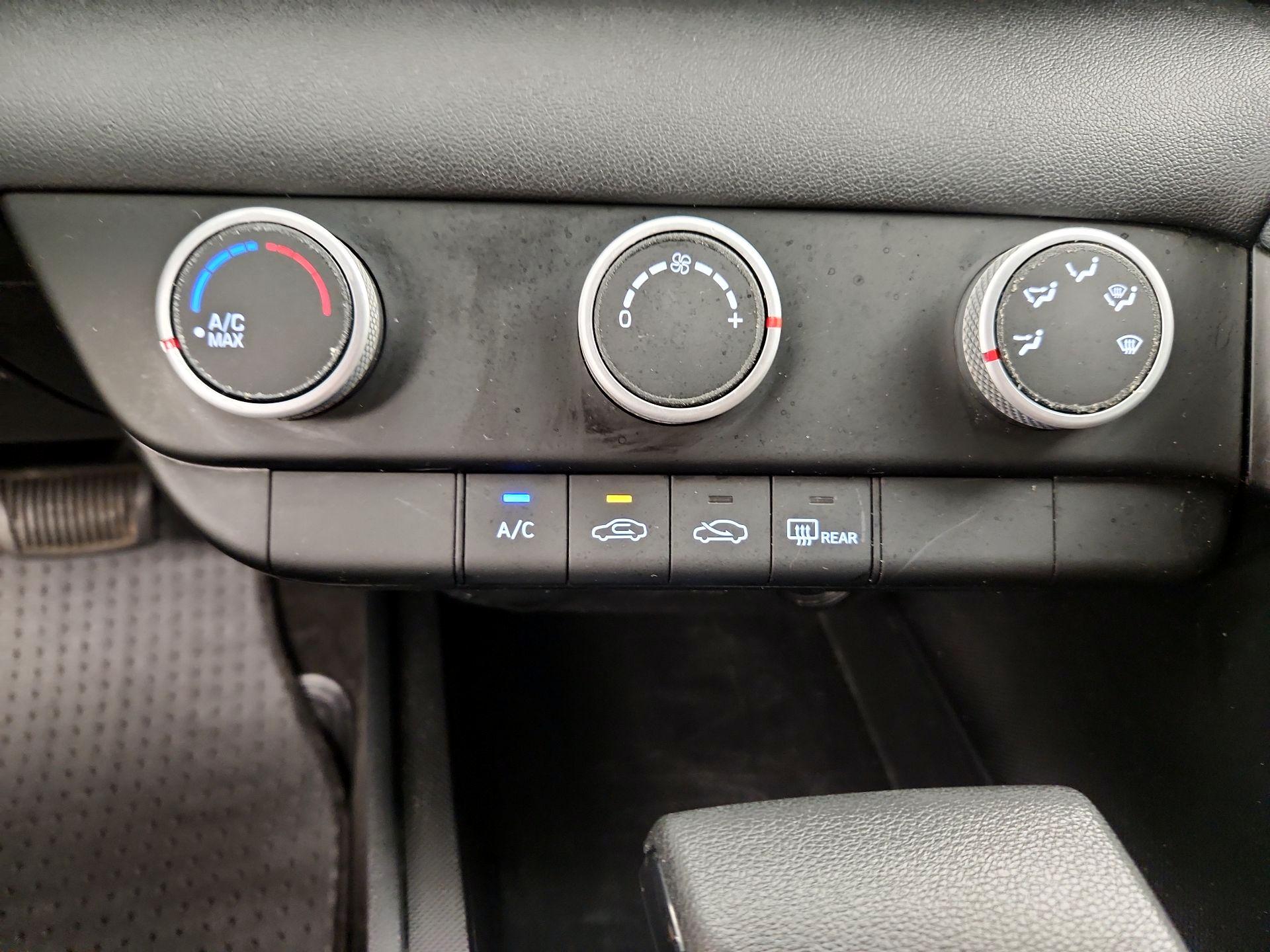 Thumbnail: 2021 Hyundai Elantra - 16