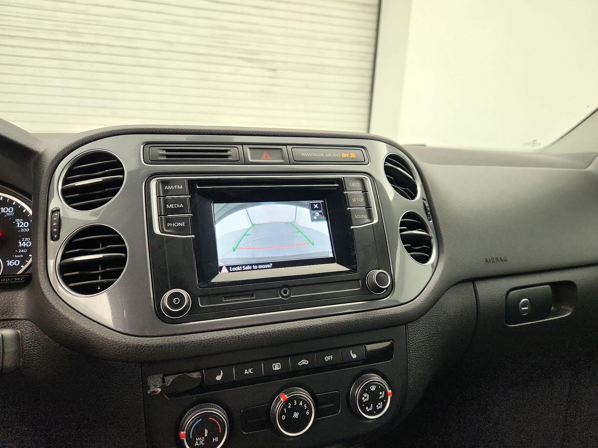 Thumbnail: 2016 Volkswagen Tiguan - 14