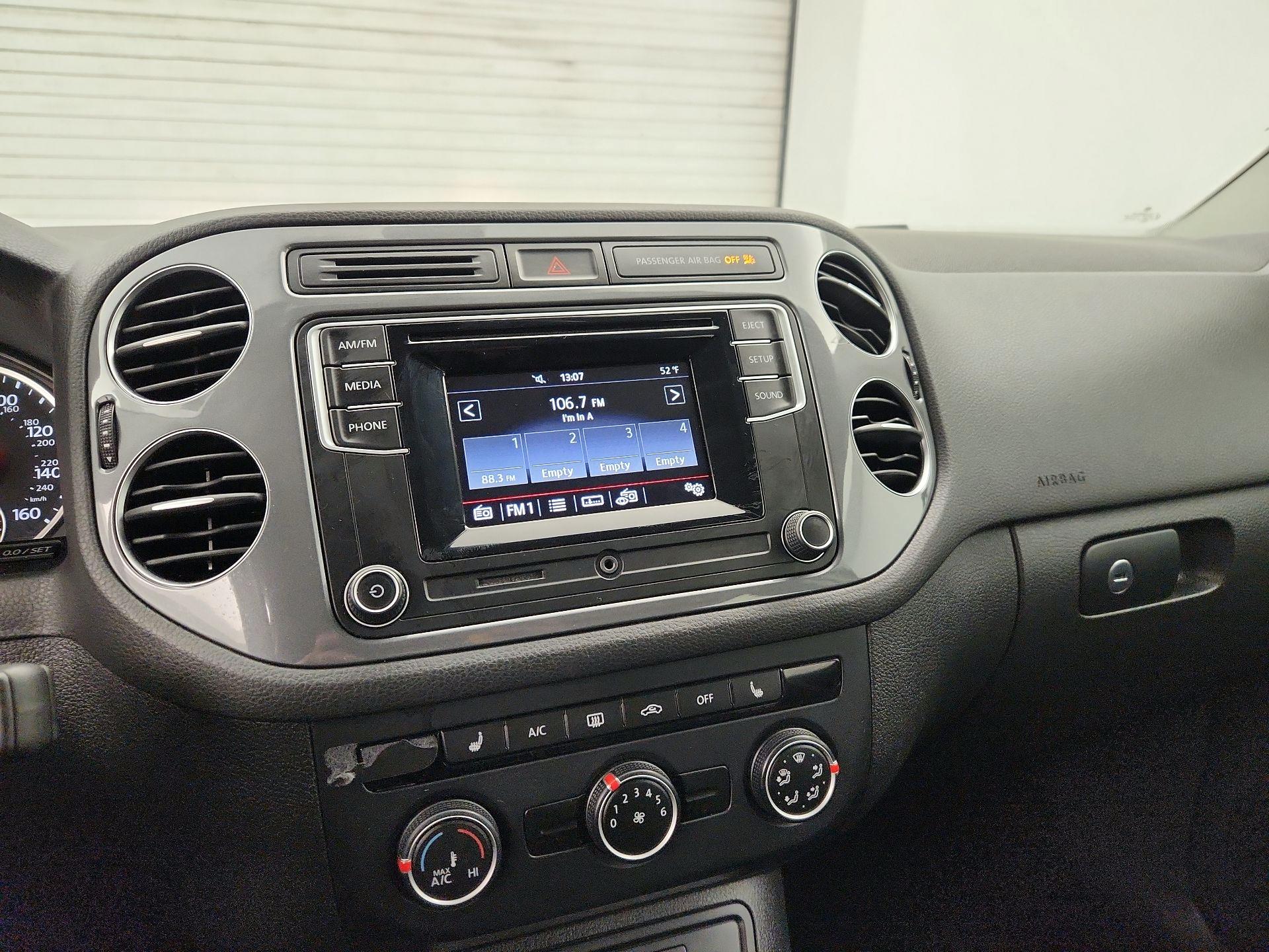 Thumbnail: 2016 Volkswagen Tiguan - 15