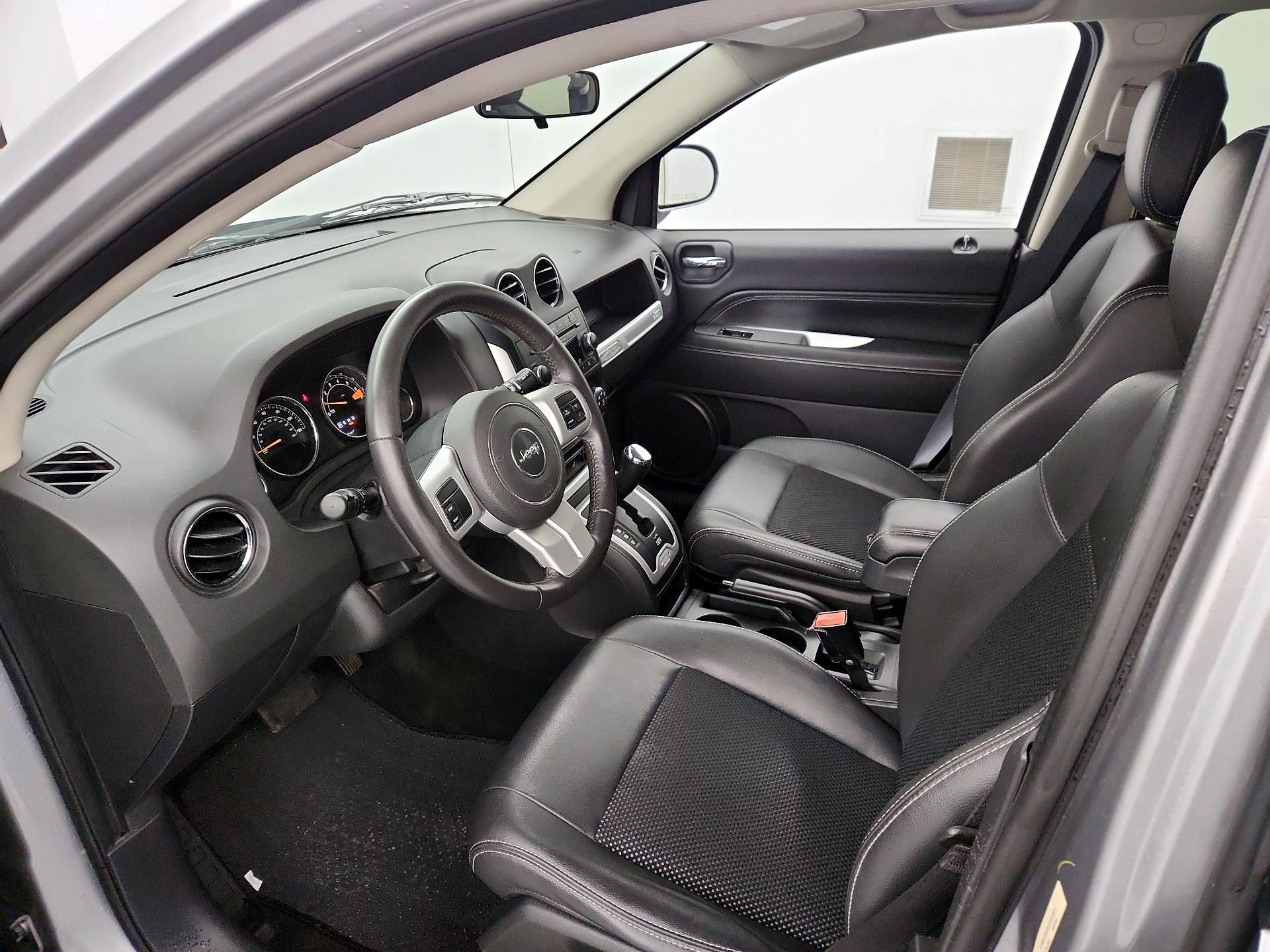 Thumbnail: 2015 Jeep Compass - 11