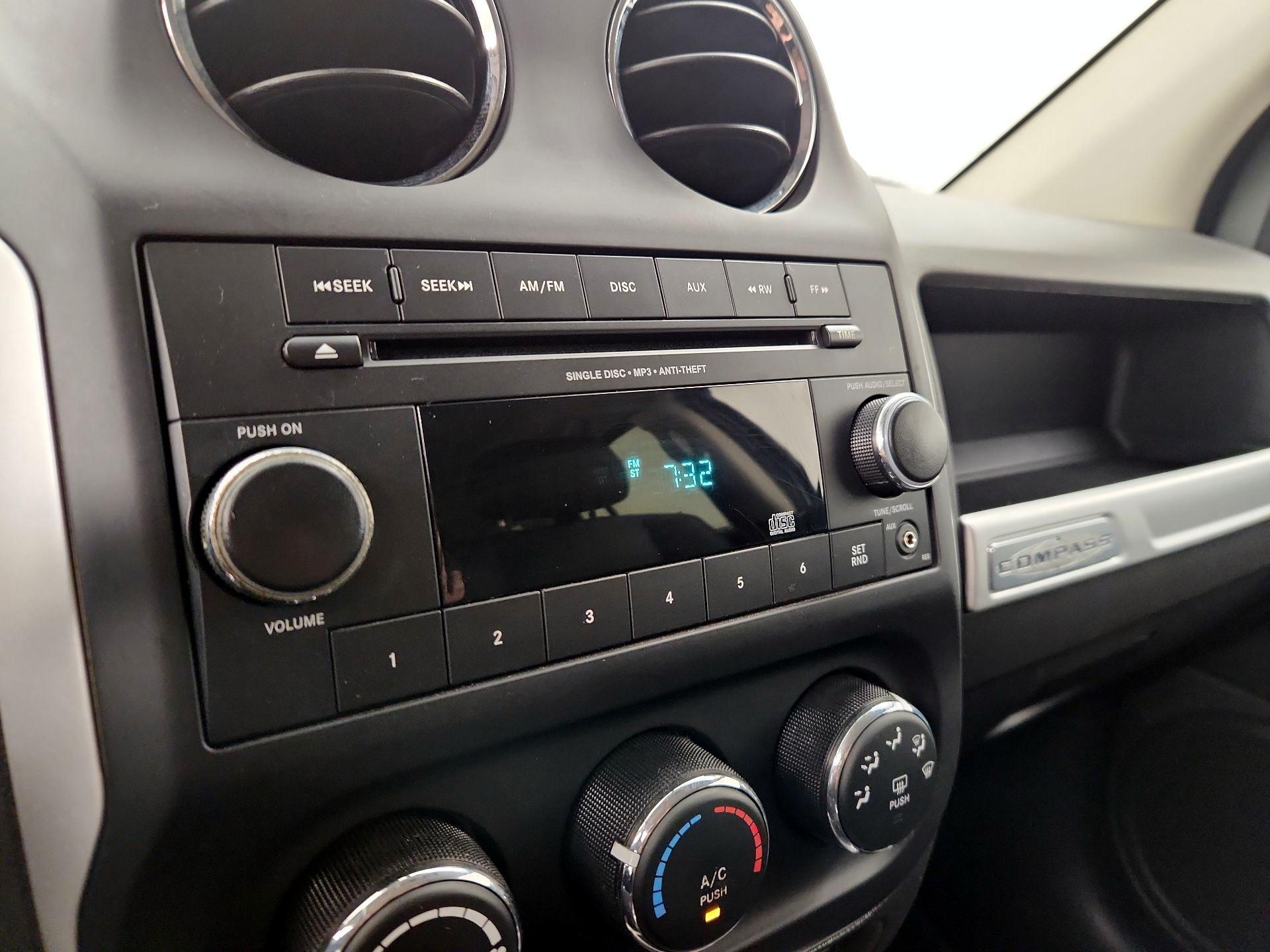 Thumbnail: 2015 Jeep Compass - 13