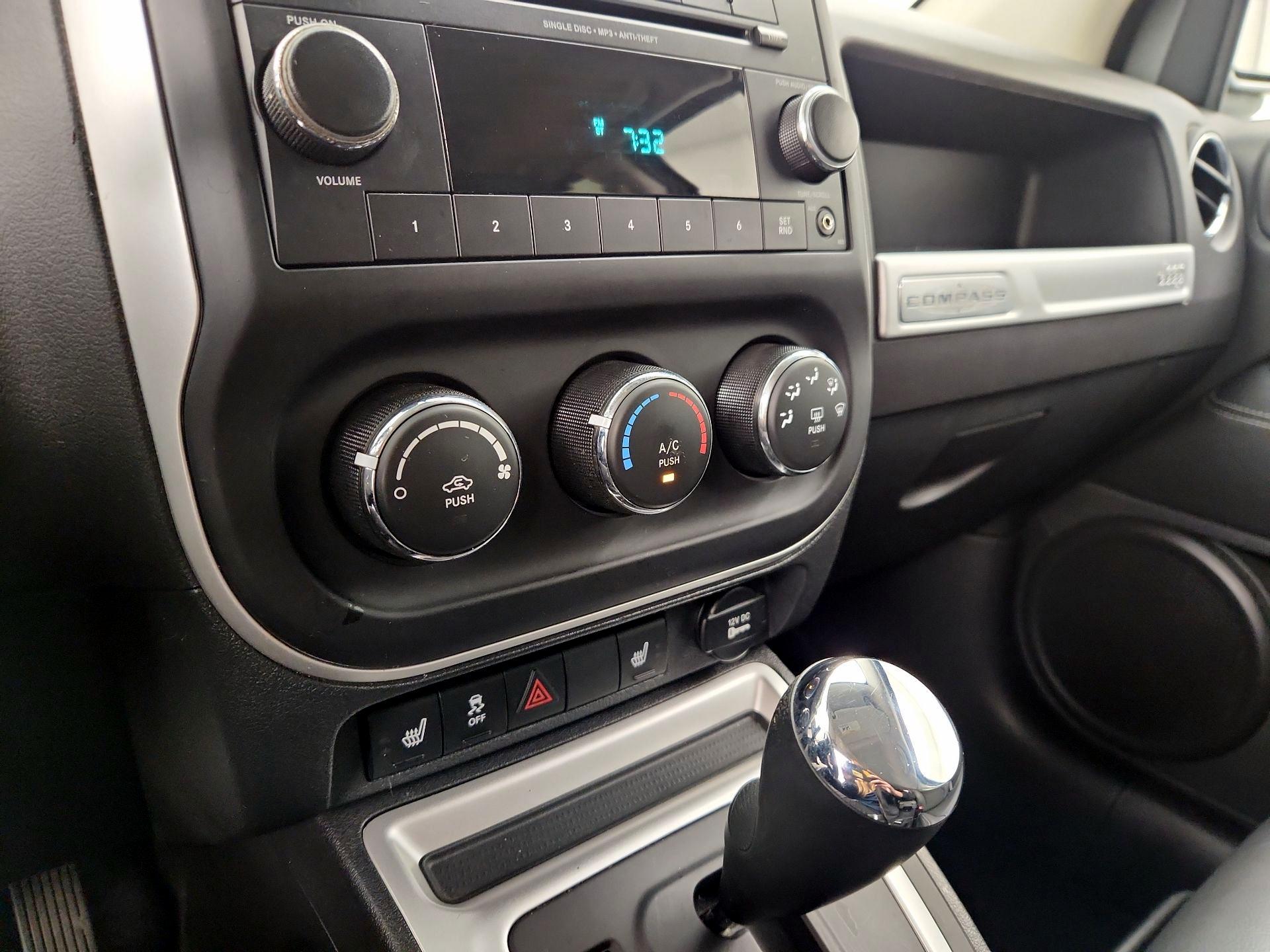 Thumbnail: 2015 Jeep Compass - 14