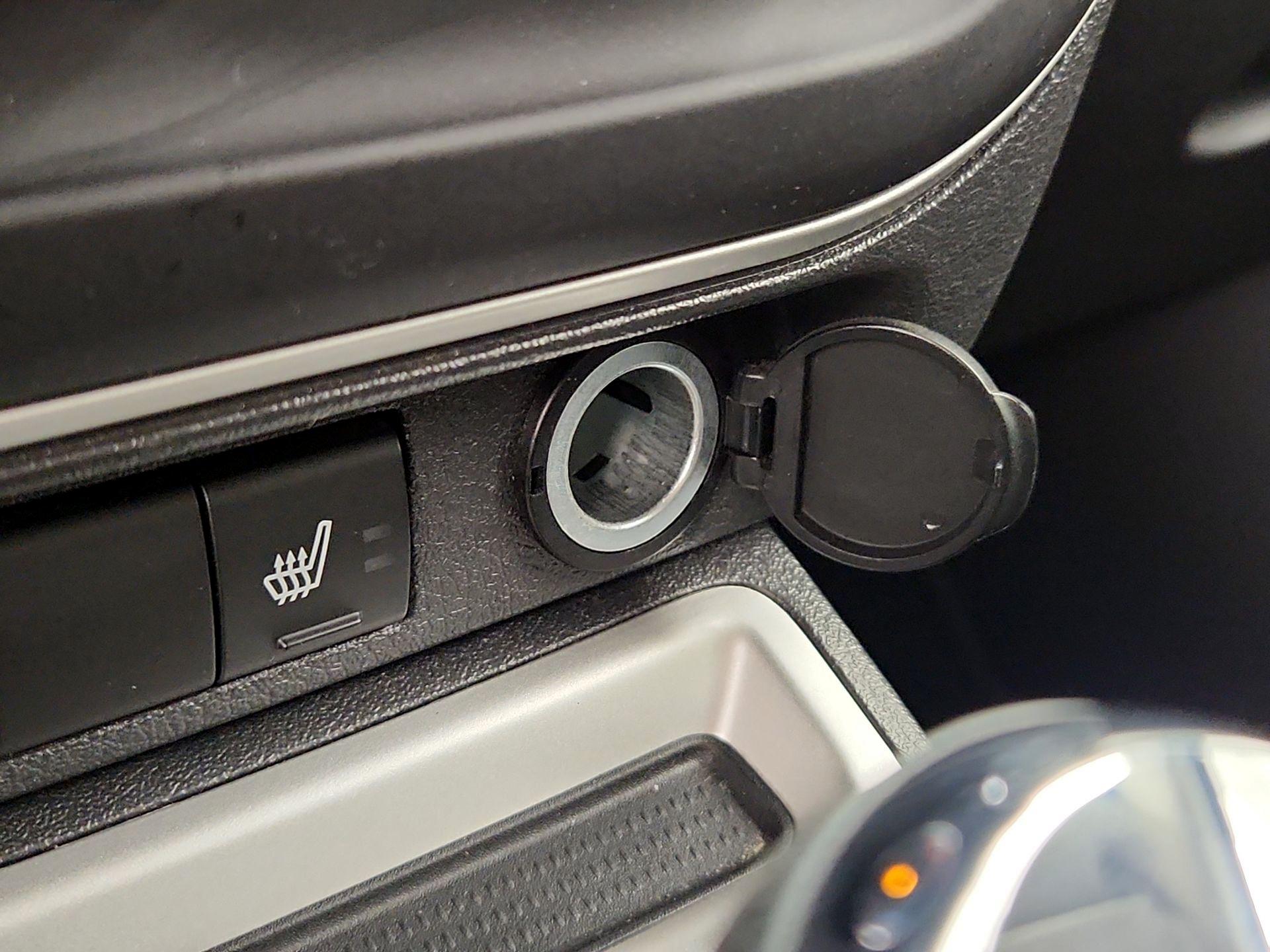 Thumbnail: 2015 Jeep Compass - 16