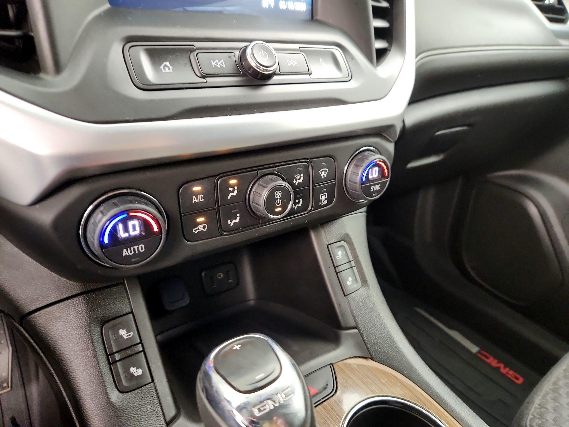 Thumbnail: 2018 GMC Acadia - 16