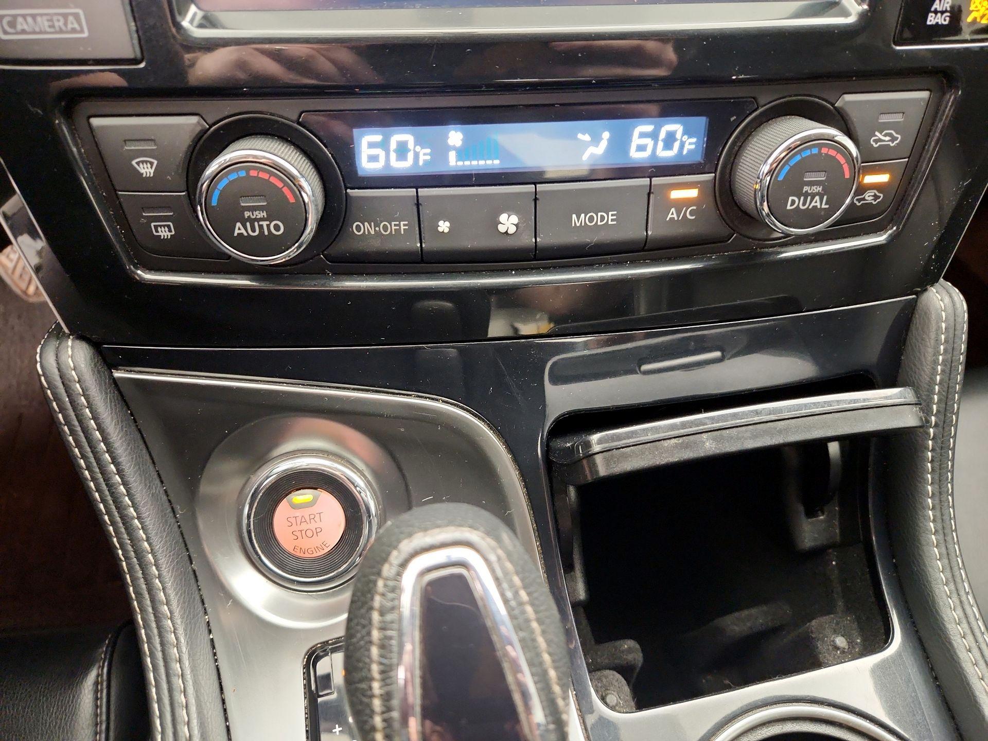 Thumbnail: 2017 Nissan Maxima - 17