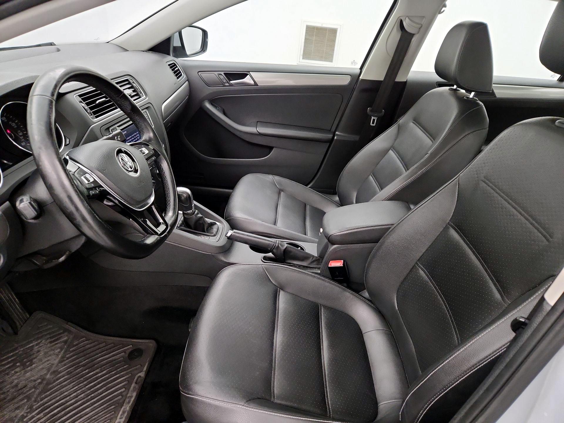 Thumbnail: 2018 Volkswagen Jetta - 11