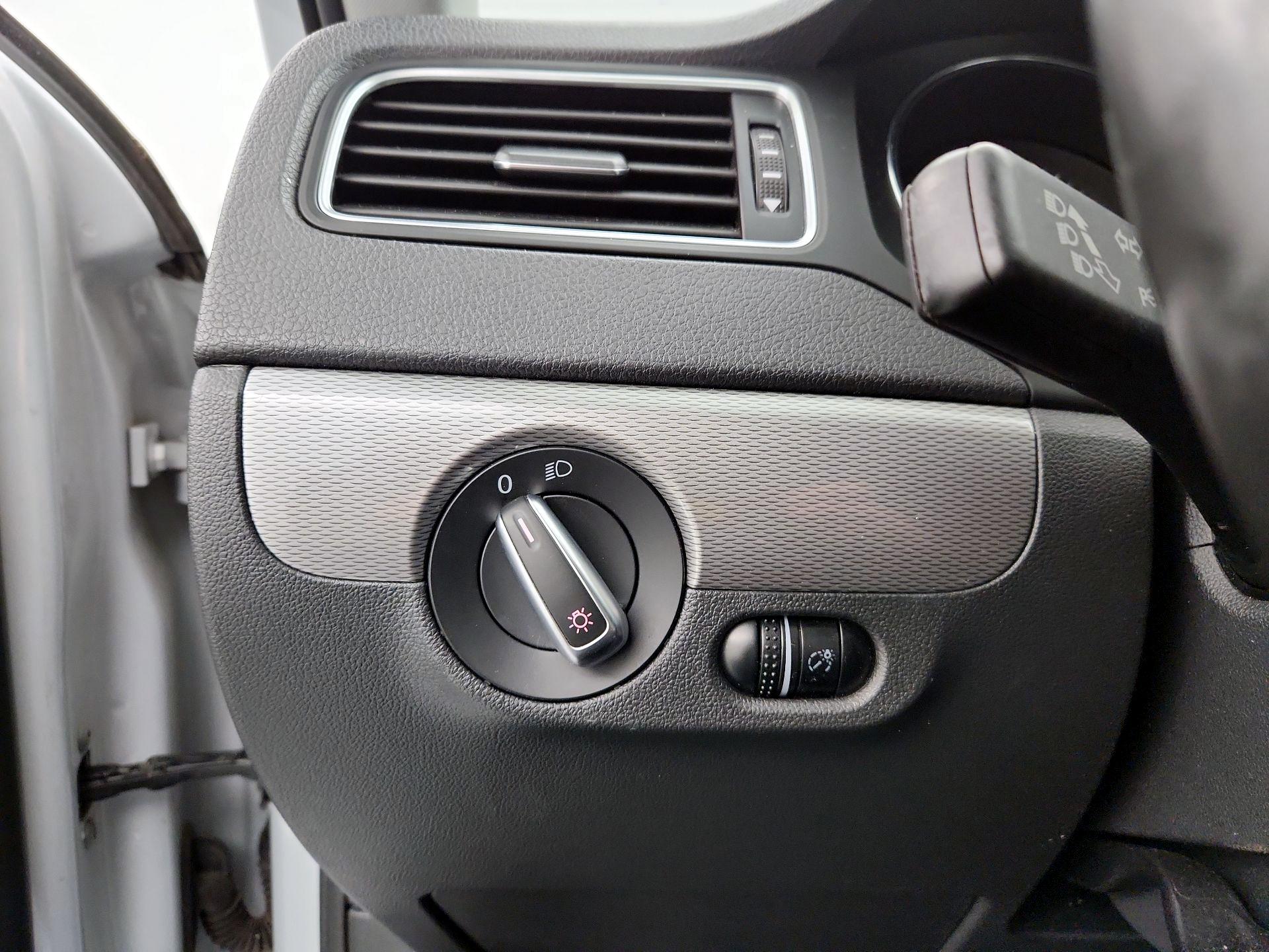 Thumbnail: 2018 Volkswagen Jetta - 13