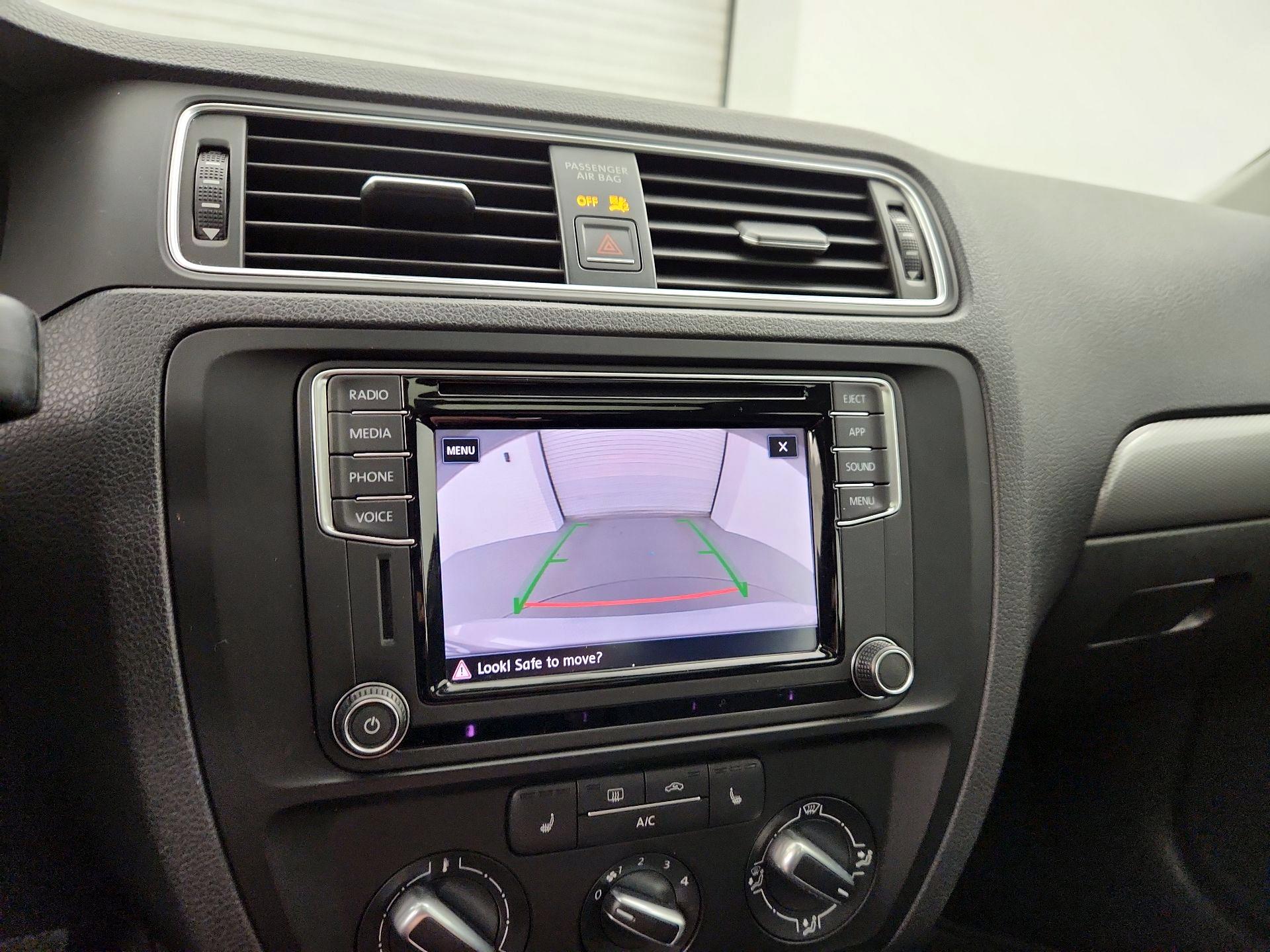 Thumbnail: 2018 Volkswagen Jetta - 14