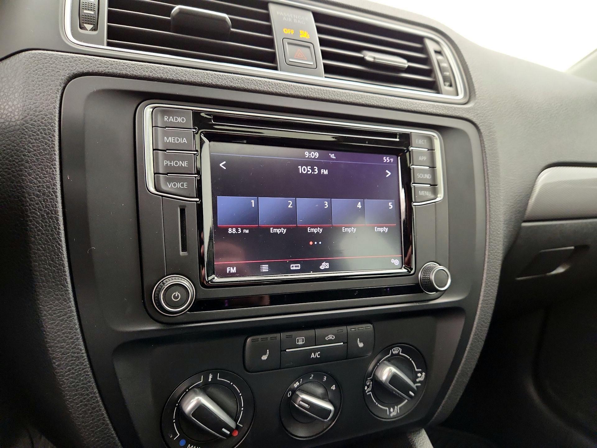 Thumbnail: 2018 Volkswagen Jetta - 15