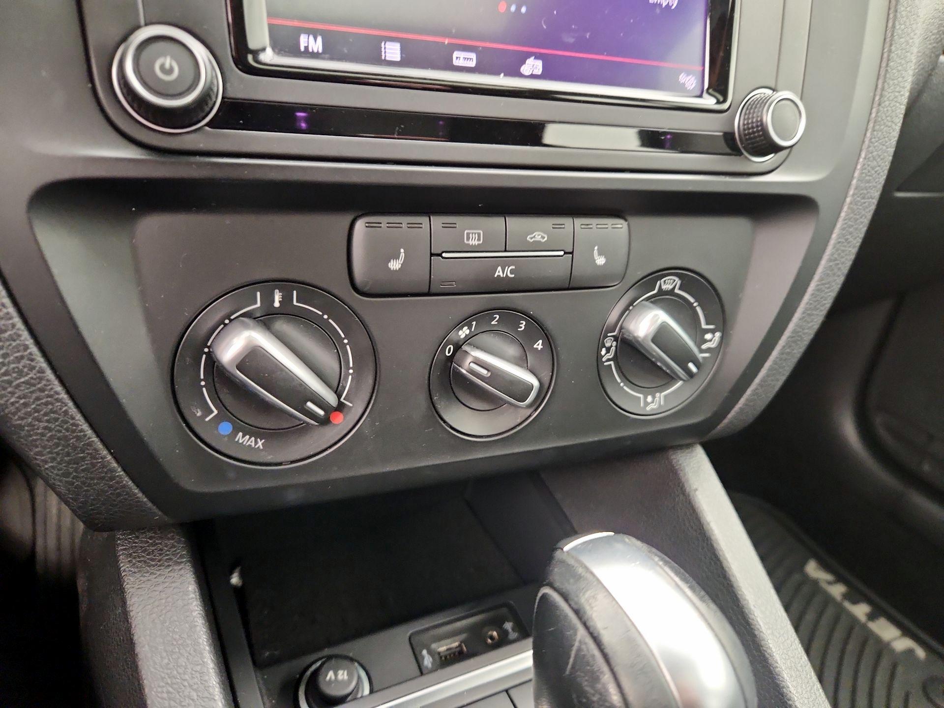 Thumbnail: 2018 Volkswagen Jetta - 16