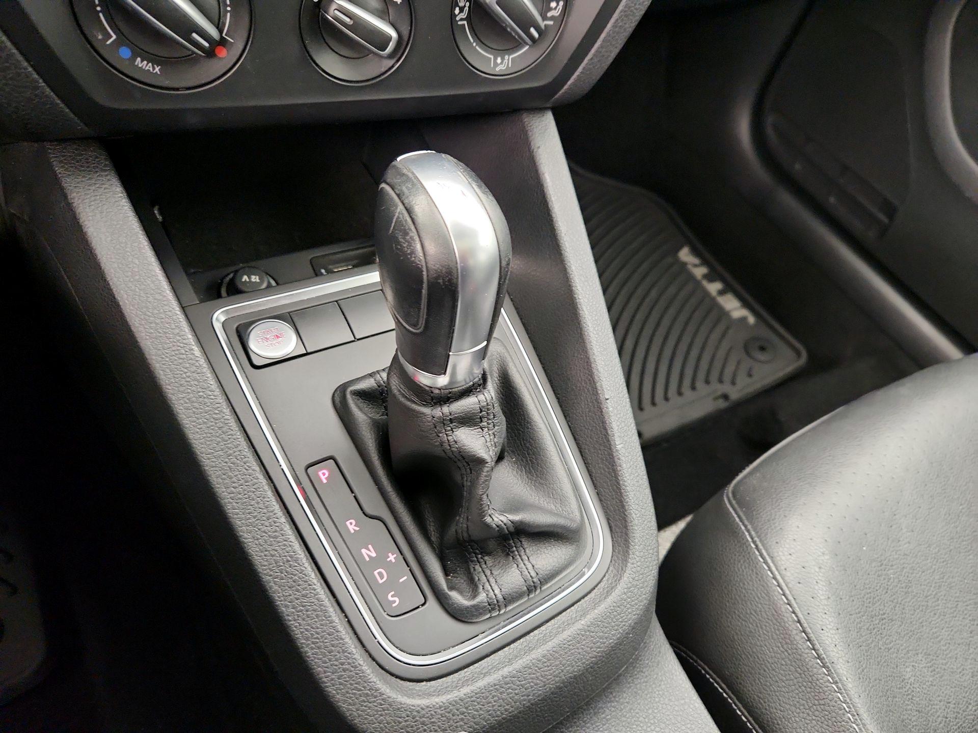 Thumbnail: 2018 Volkswagen Jetta - 17