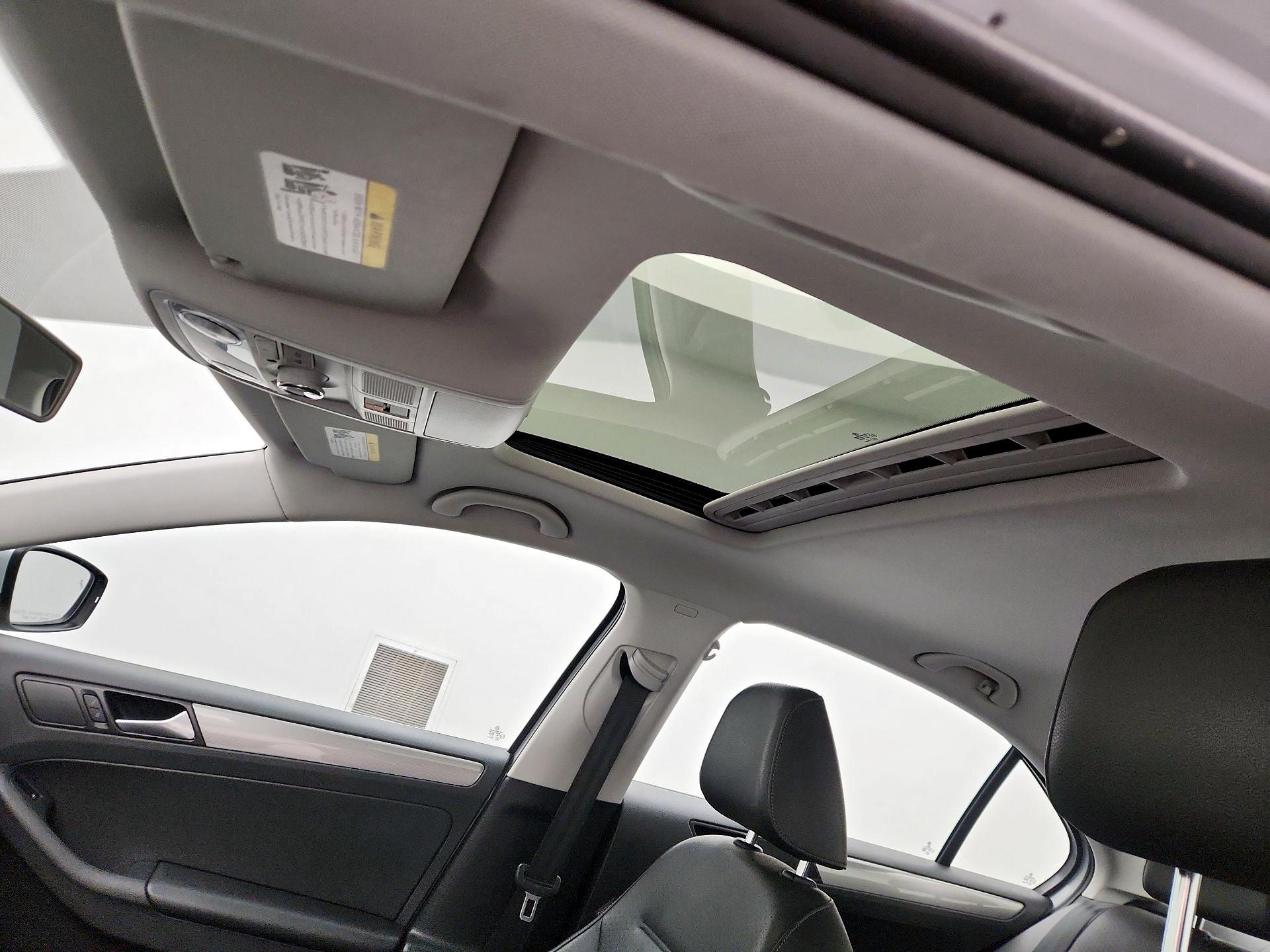 Thumbnail: 2018 Volkswagen Jetta - 19