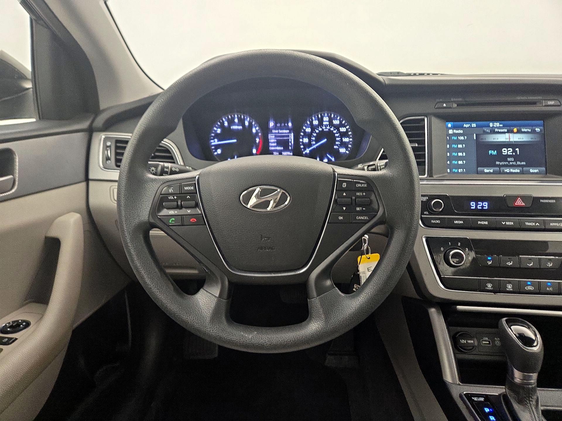 Thumbnail: 2016 Hyundai Sonata - 10