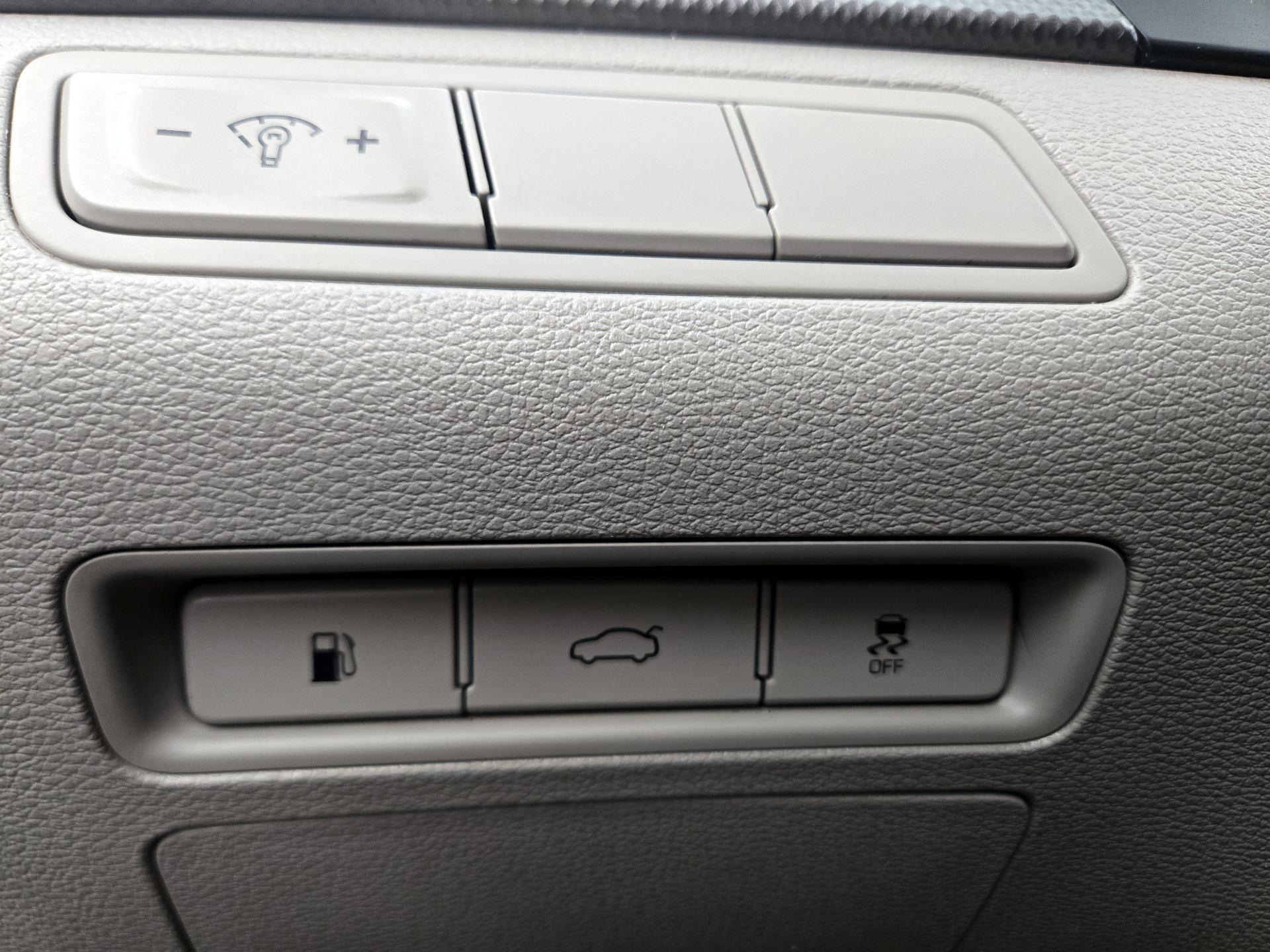 Thumbnail: 2016 Hyundai Sonata - 13