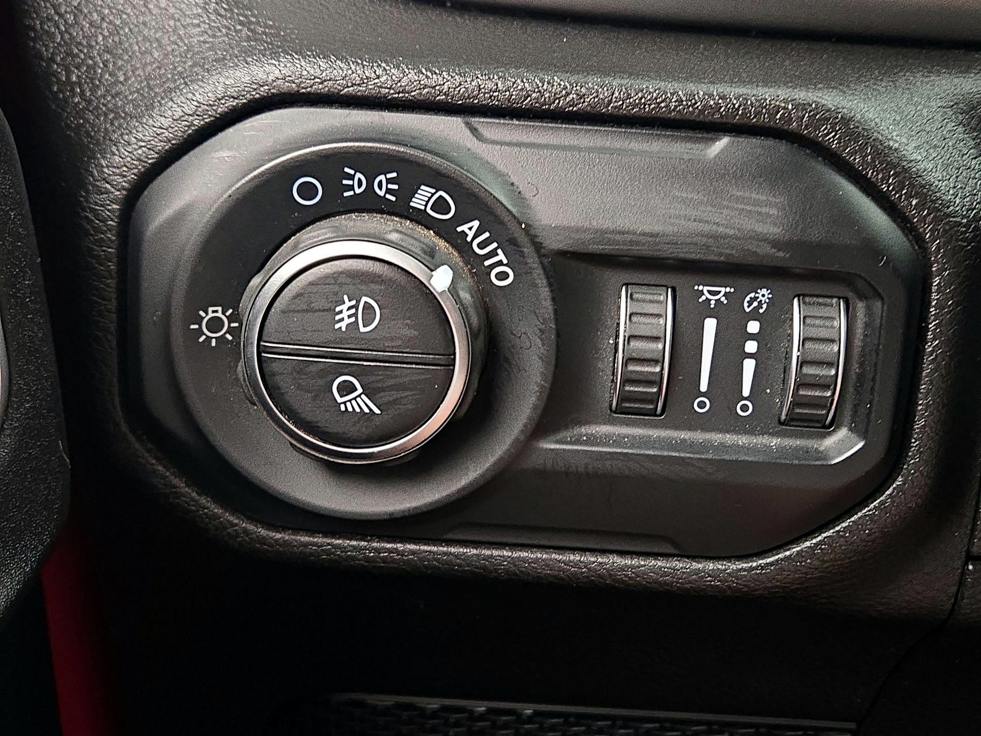 Thumbnail: 2020 Jeep Gladiator - 13