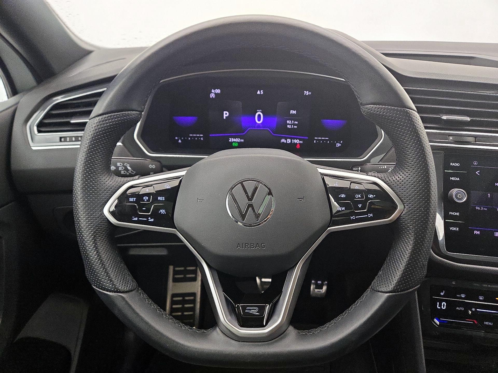 Thumbnail: 2023 Volkswagen Tiguan - 10