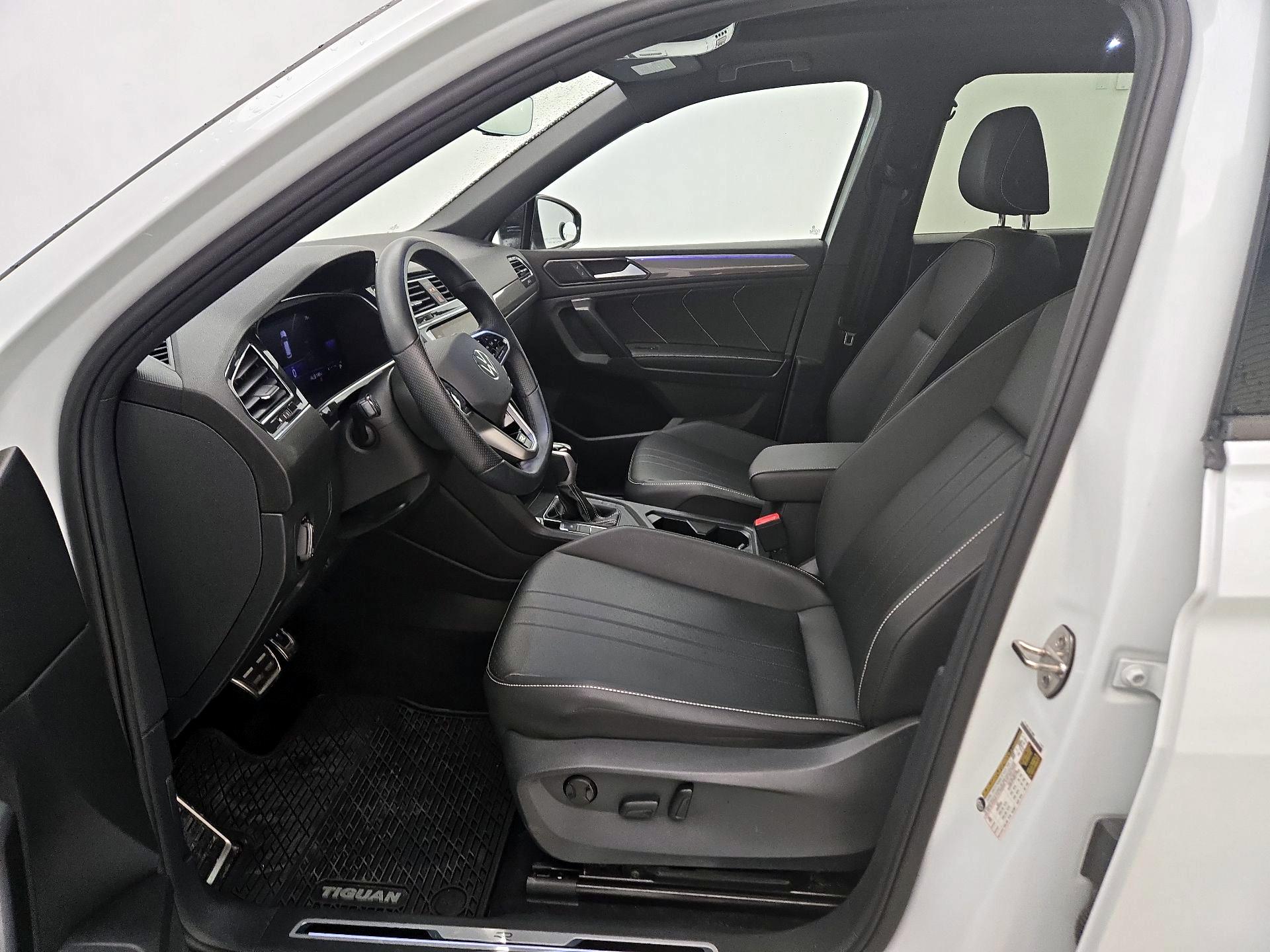 Thumbnail: 2023 Volkswagen Tiguan - 11