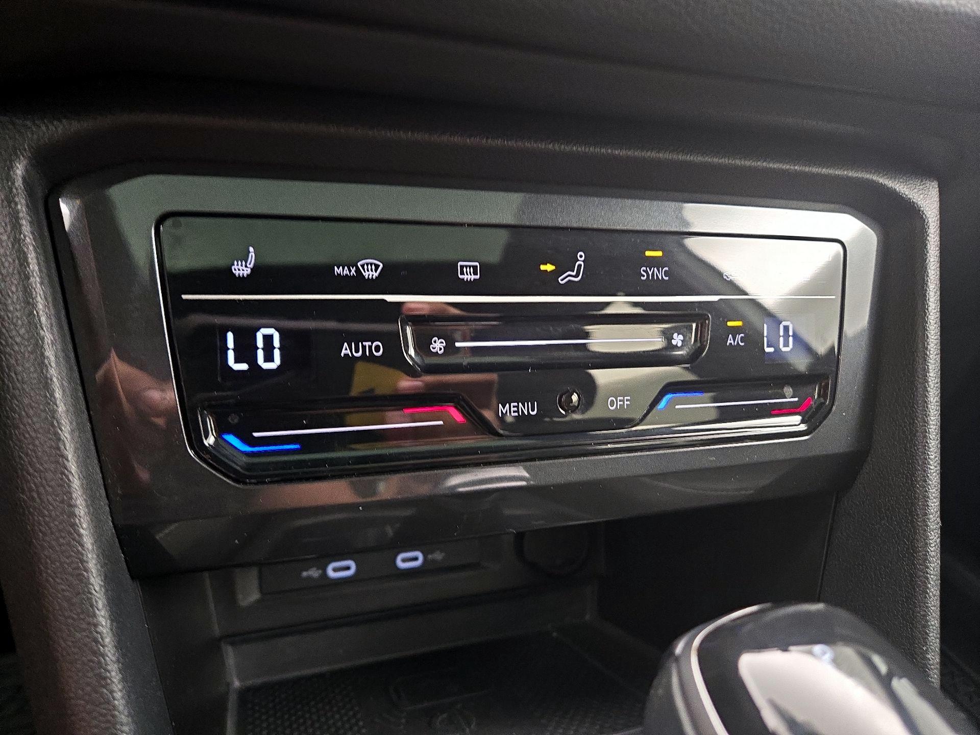 Thumbnail: 2023 Volkswagen Tiguan - 16