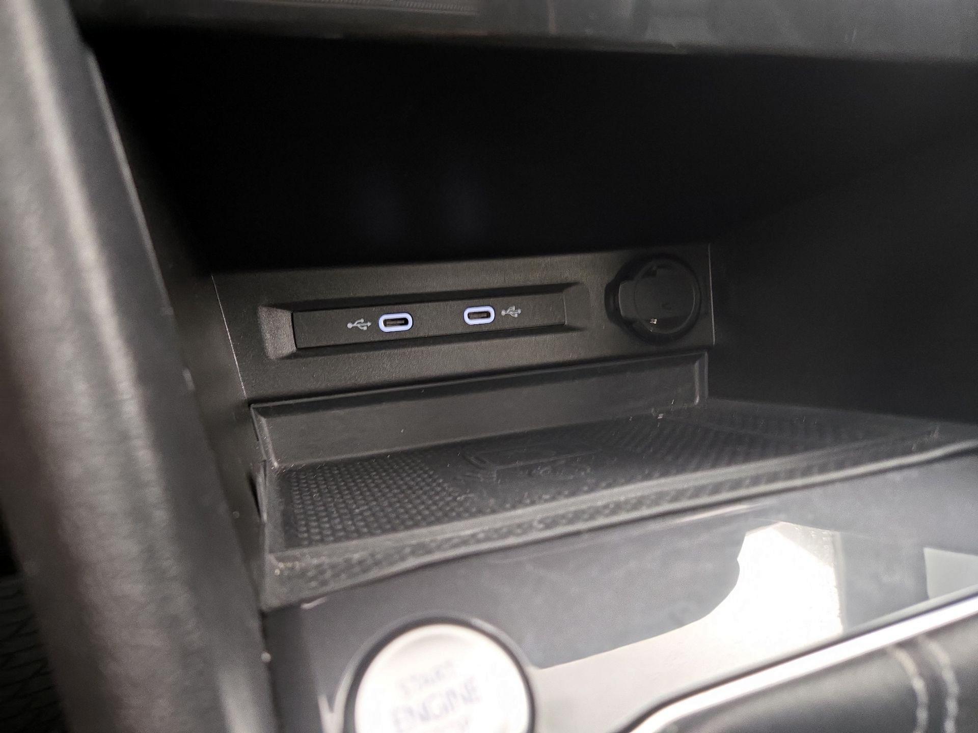 Thumbnail: 2023 Volkswagen Tiguan - 18