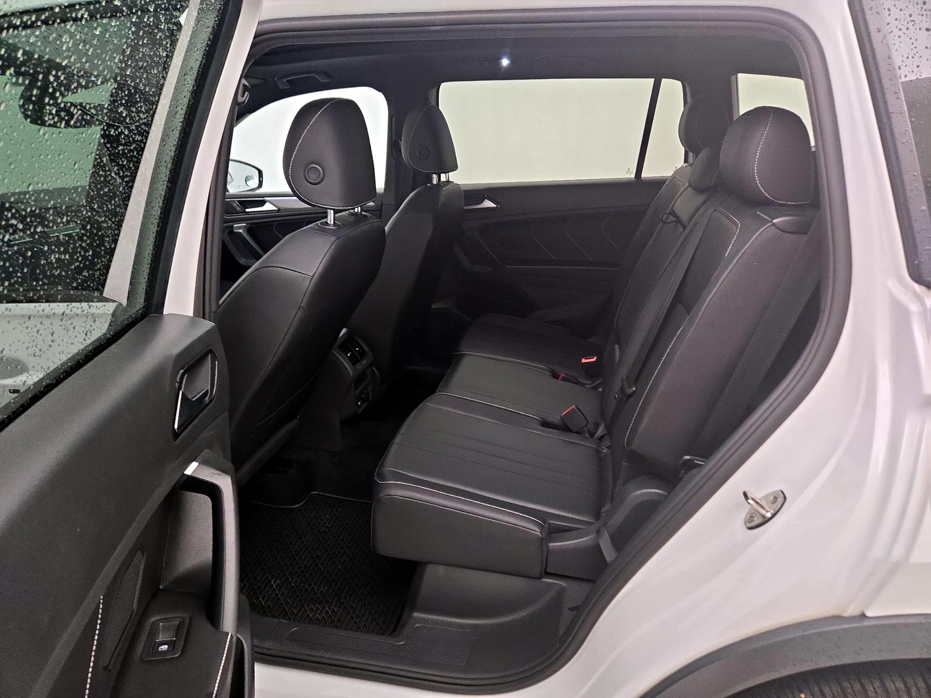 Thumbnail: 2023 Volkswagen Tiguan - 20