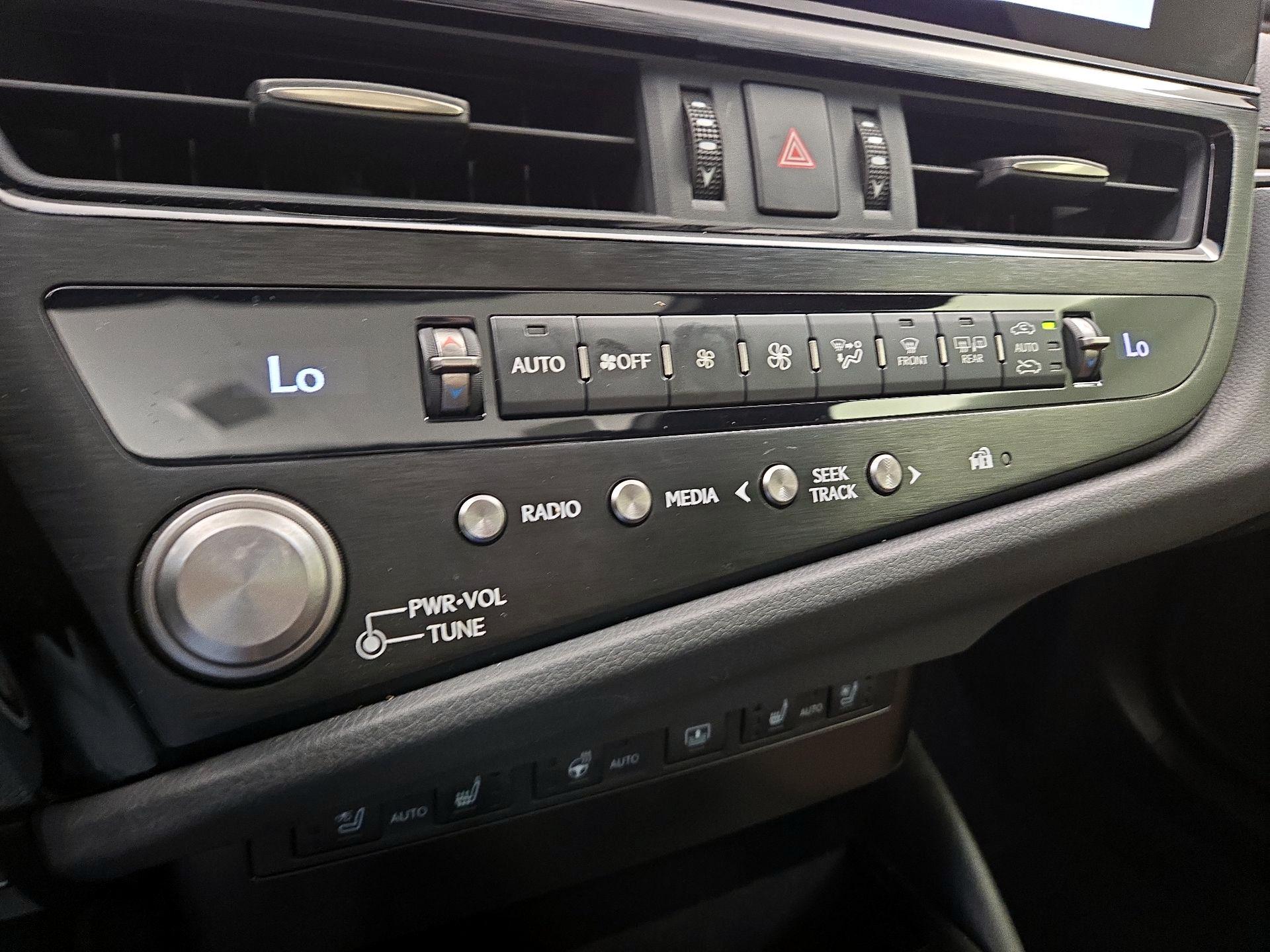 Thumbnail: 2024 Lexus ES - 16