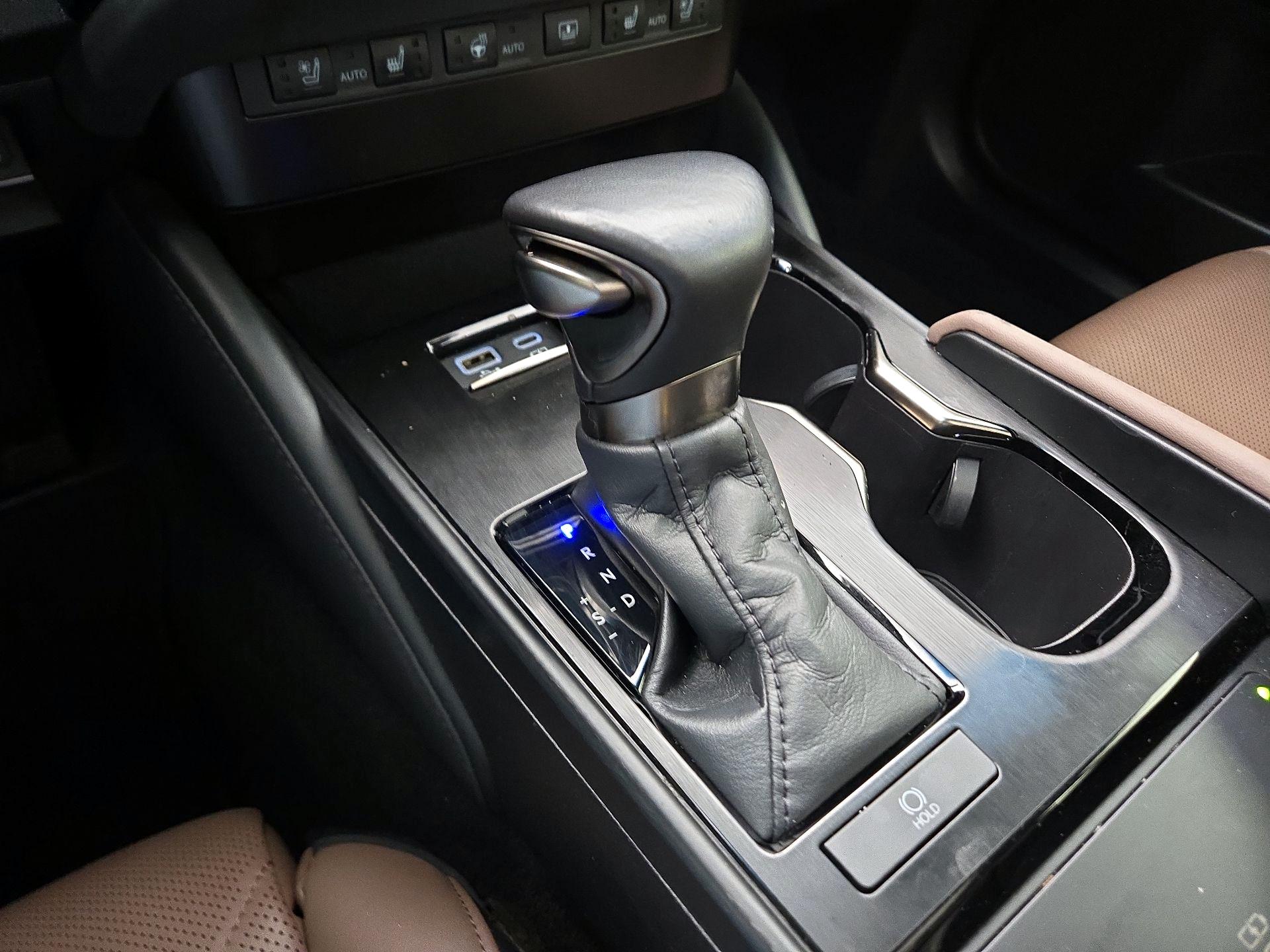 Thumbnail: 2024 Lexus ES - 17