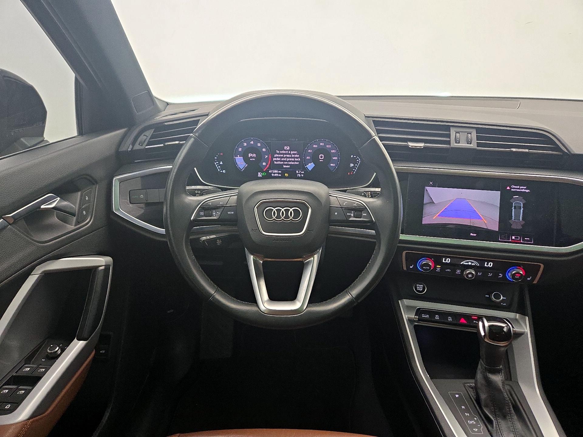 Thumbnail: 2021 Audi Q3 - 10