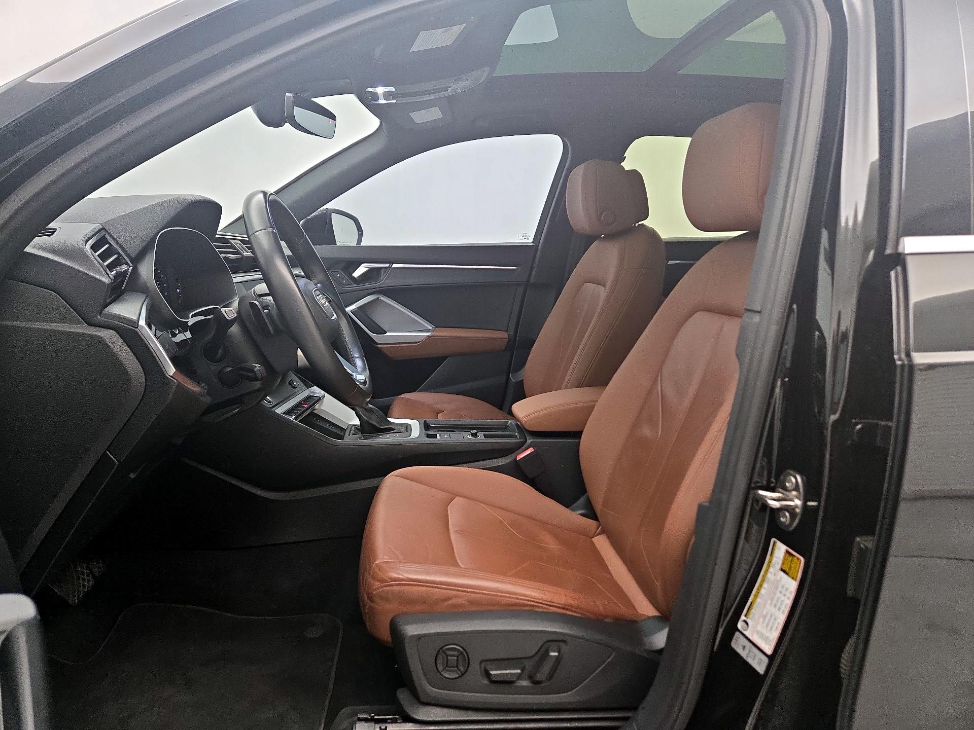 Thumbnail: 2021 Audi Q3 - 11