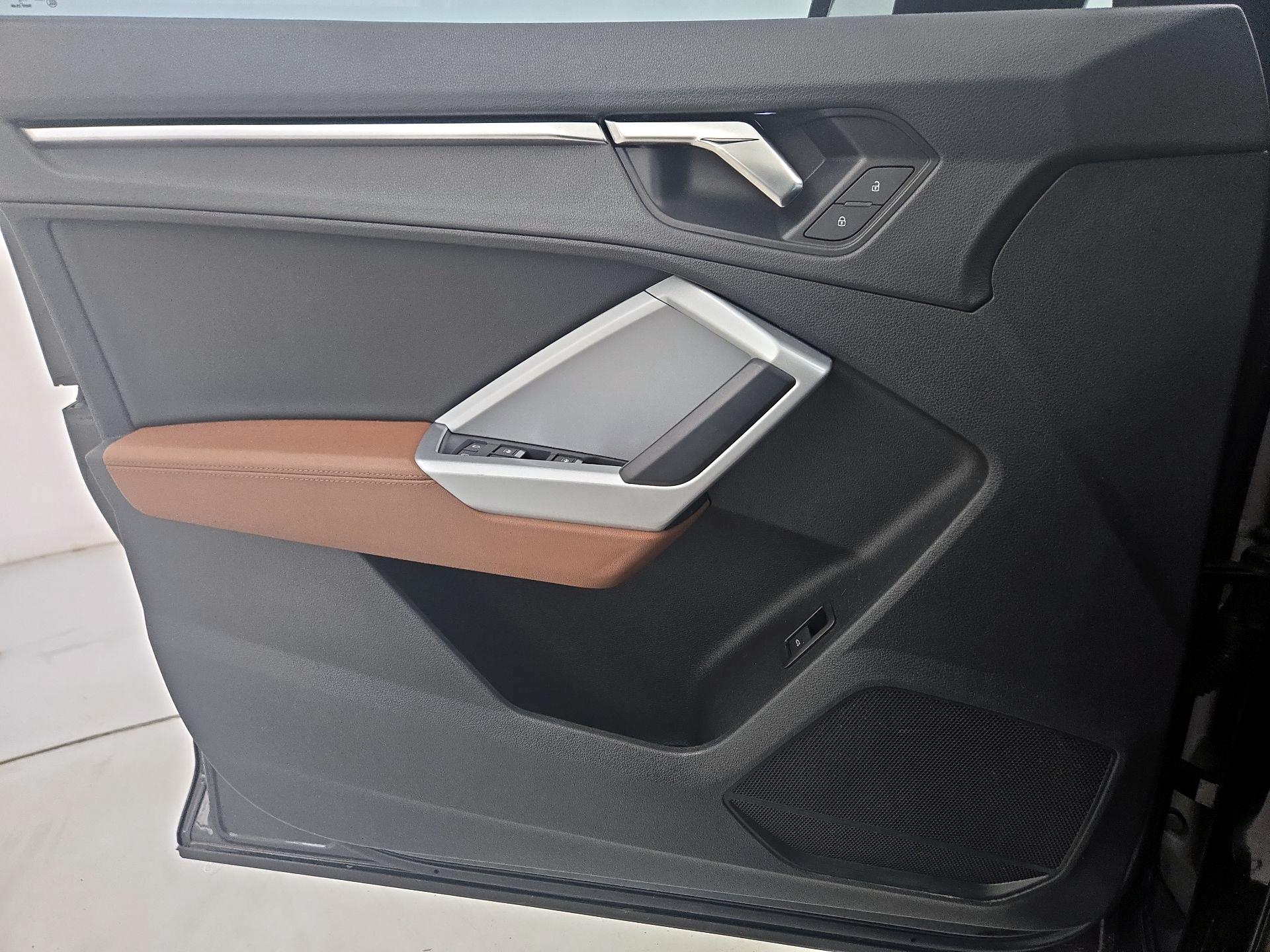 Thumbnail: 2021 Audi Q3 - 12