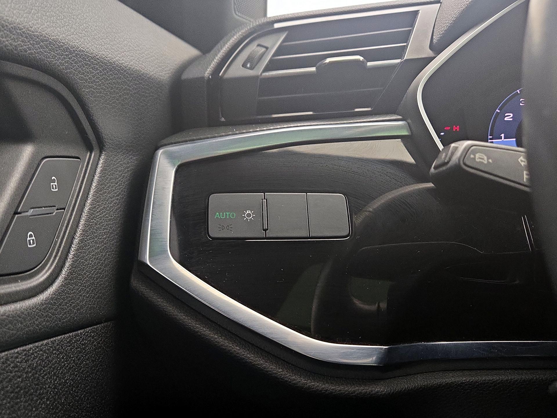 Thumbnail: 2021 Audi Q3 - 13