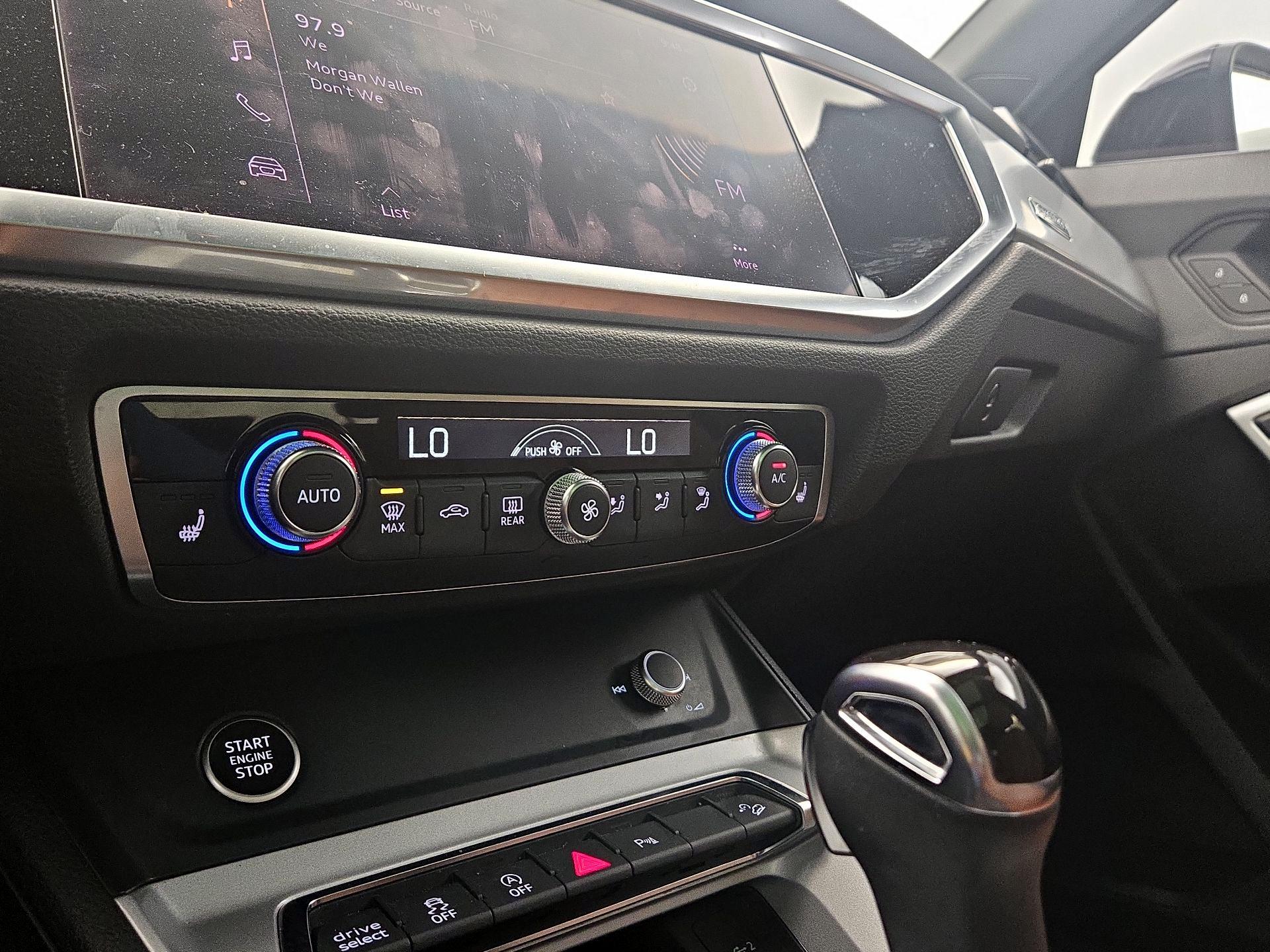 Thumbnail: 2021 Audi Q3 - 16