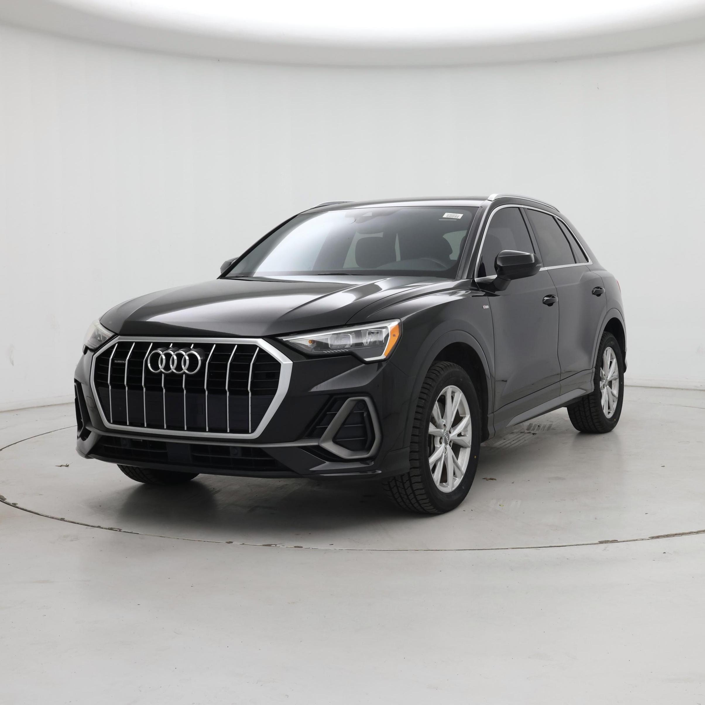 Thumbnail: 2021 Audi Q3 - 4