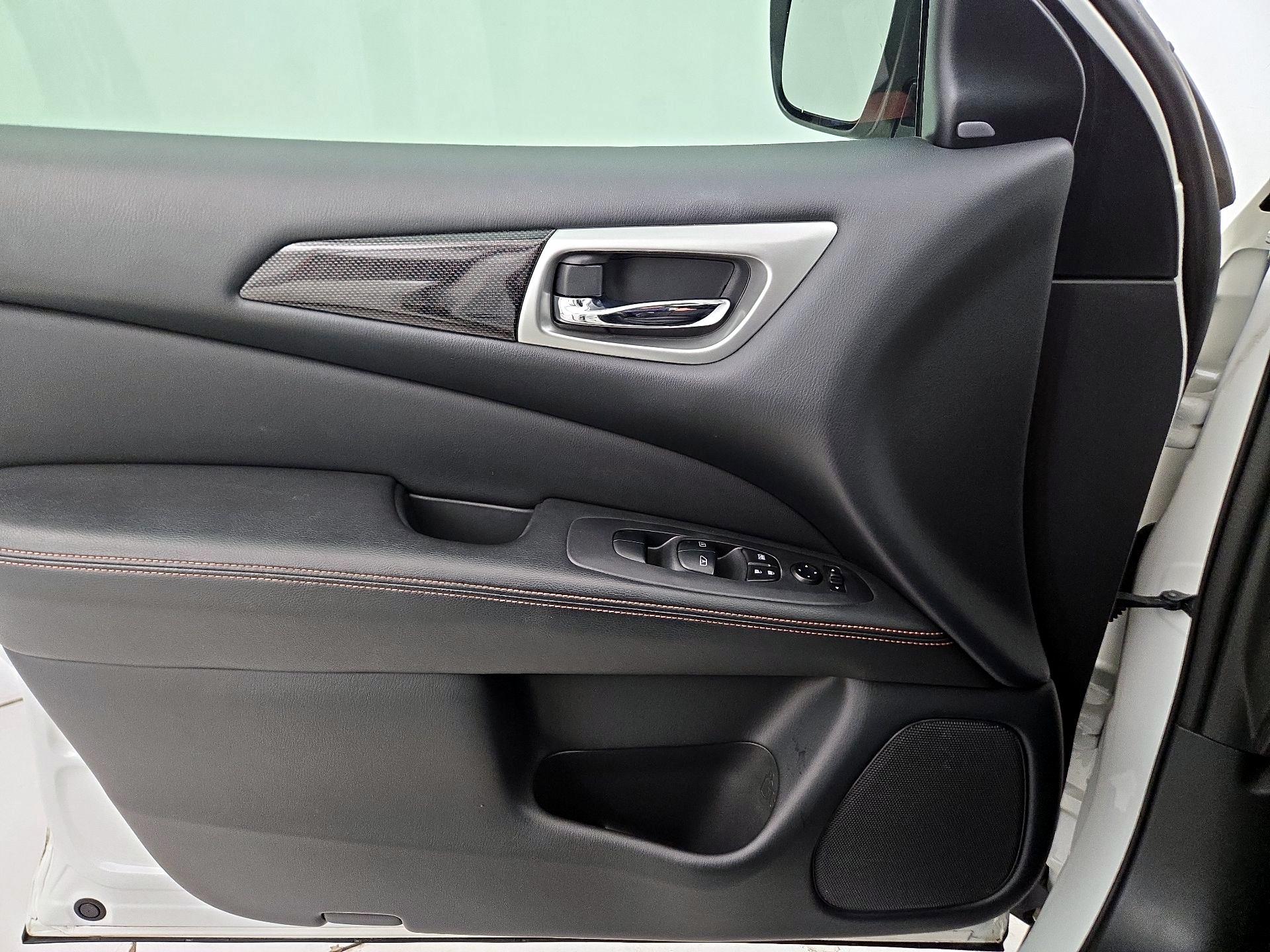 Thumbnail: 2020 Nissan Pathfinder - 12