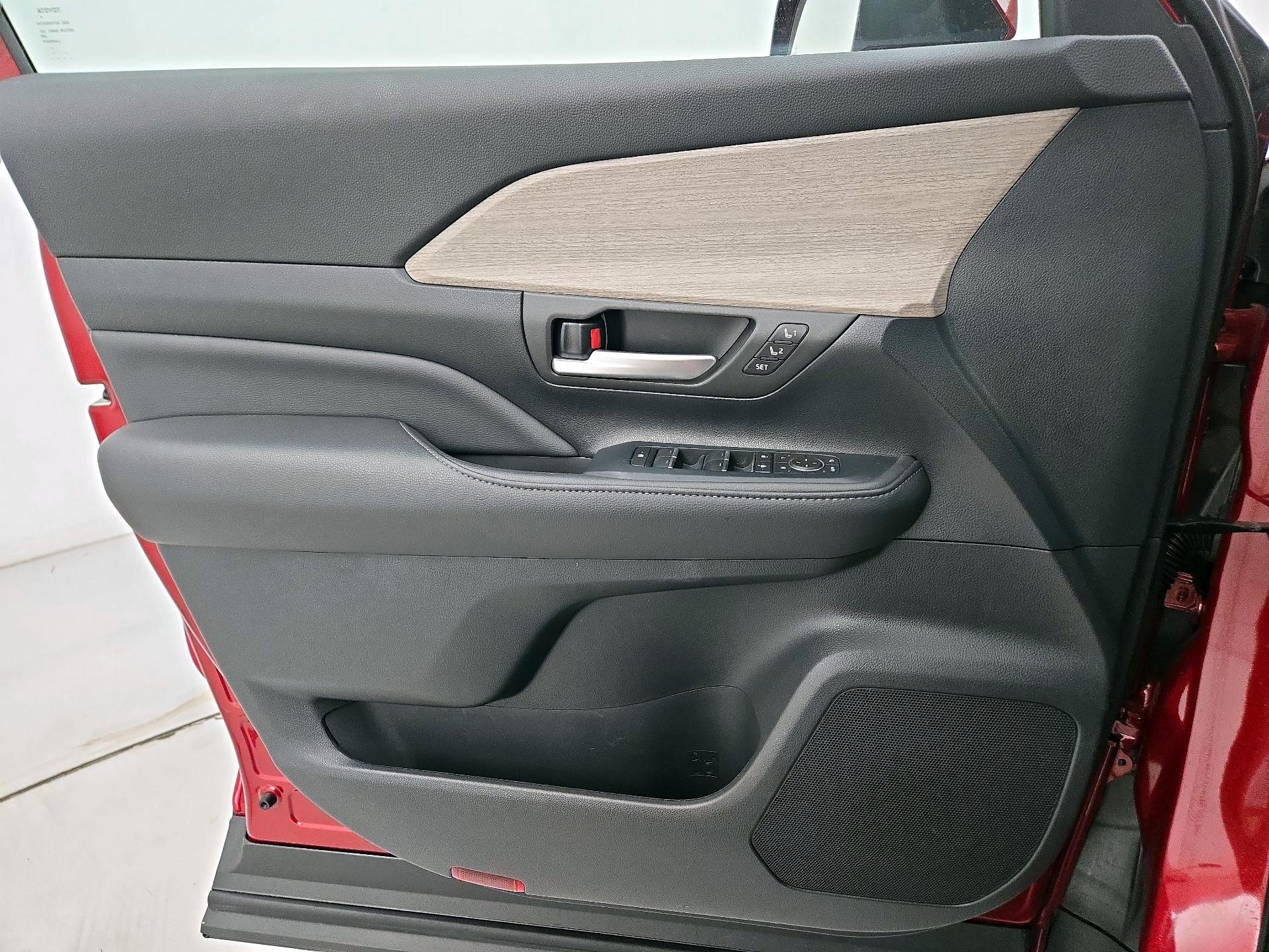 Thumbnail: 2024 Toyota Grand Highlander - 12