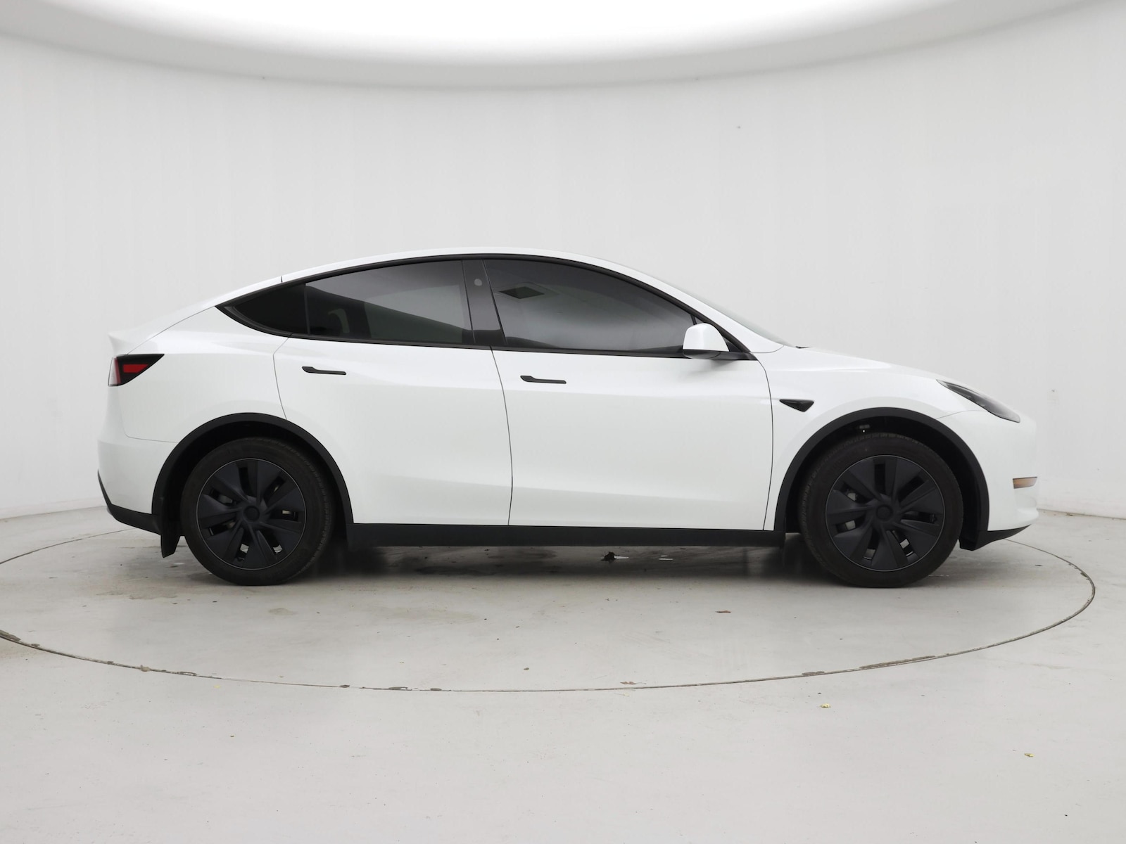 2024 Tesla Model Y Long Range - Photo 8