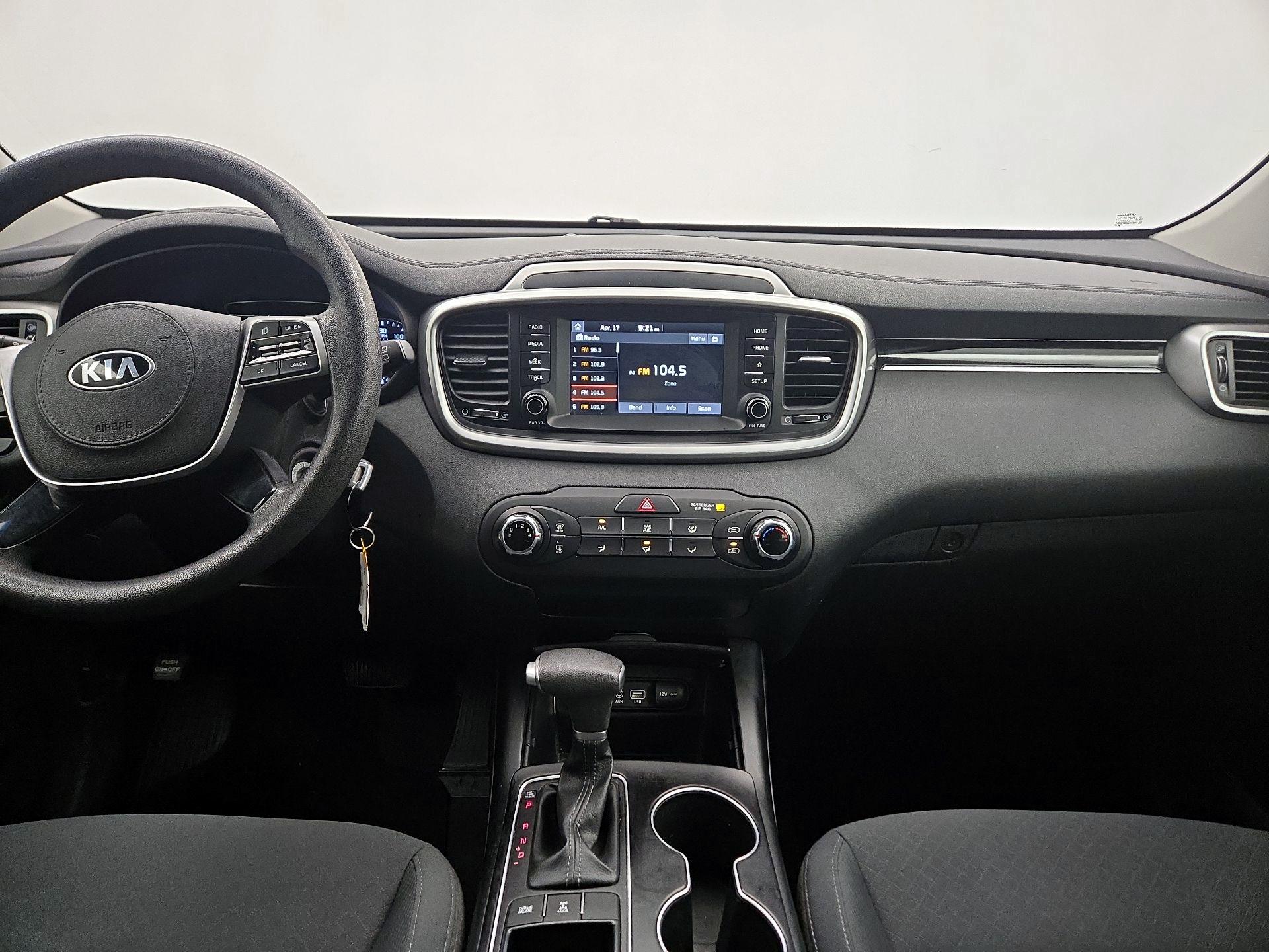 Thumbnail: 2020 Kia Sorento - 9