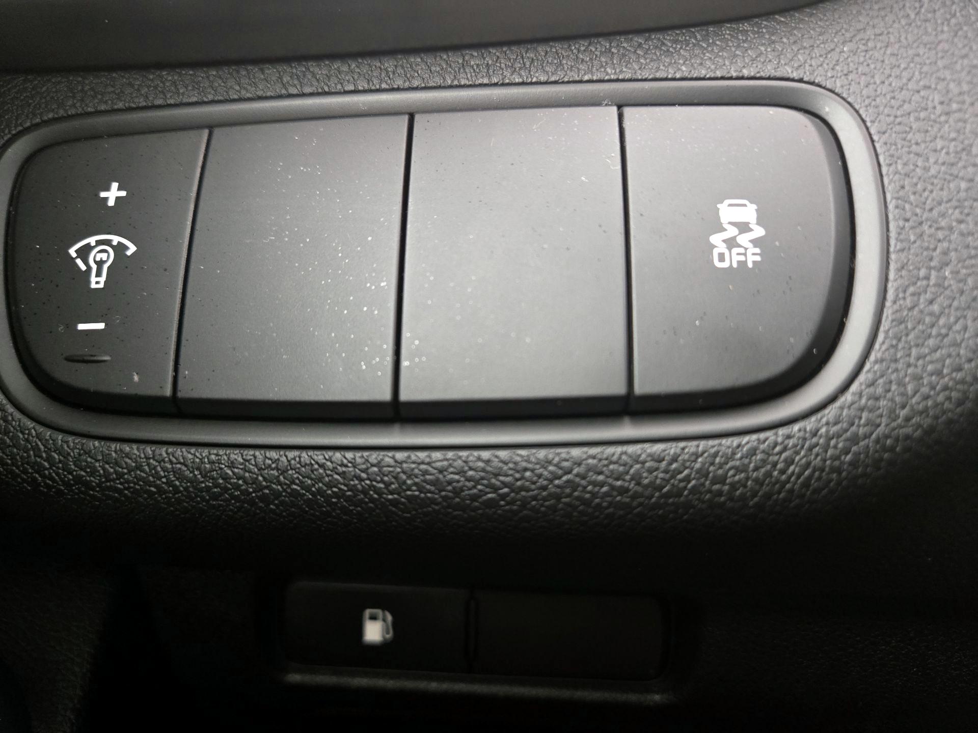 Thumbnail: 2020 Kia Sorento - 13