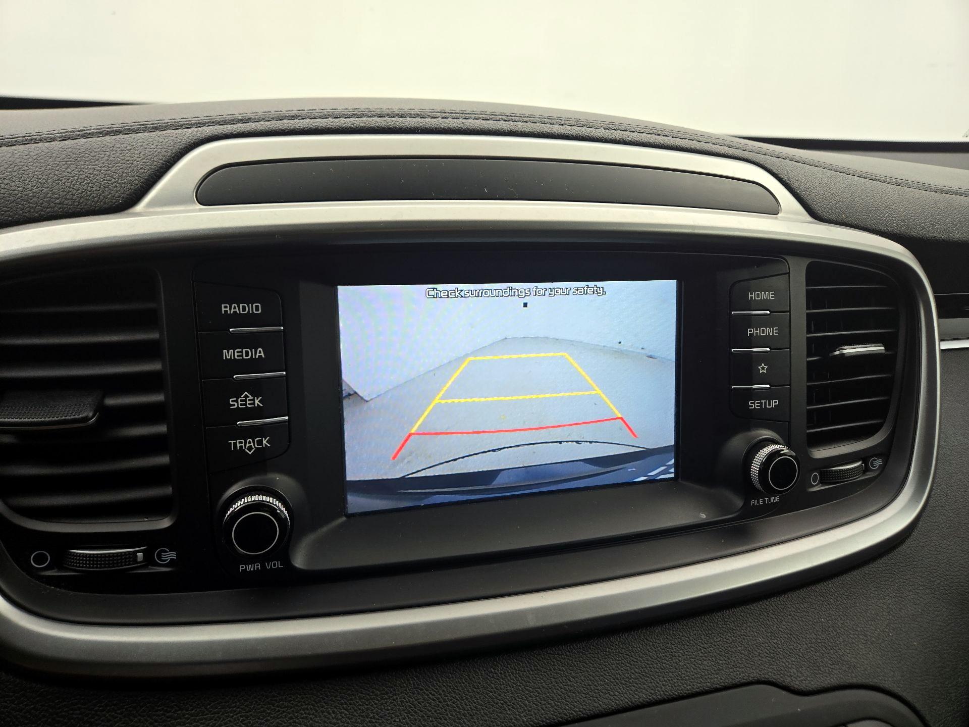 Thumbnail: 2020 Kia Sorento - 14