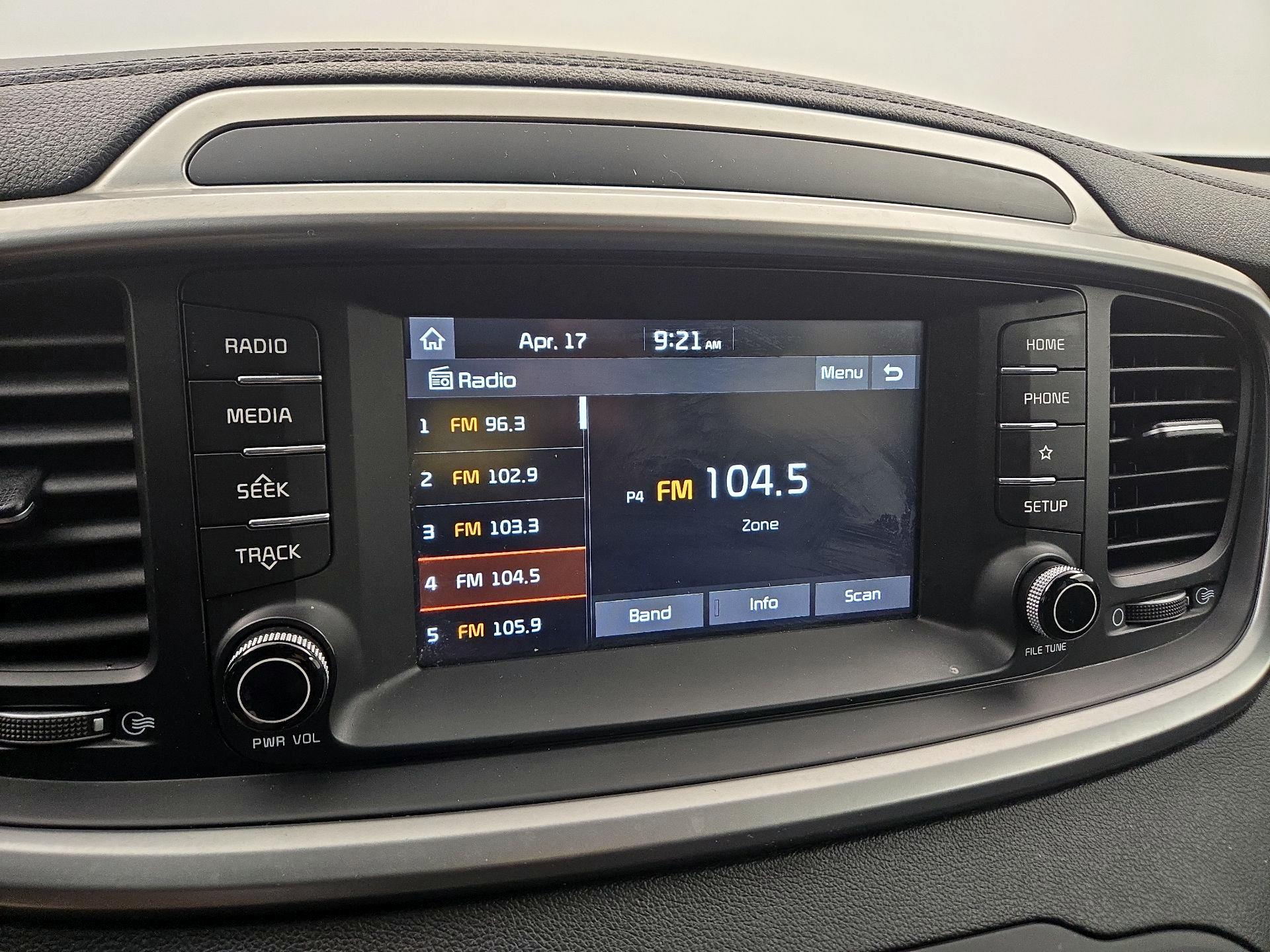 Thumbnail: 2020 Kia Sorento - 15