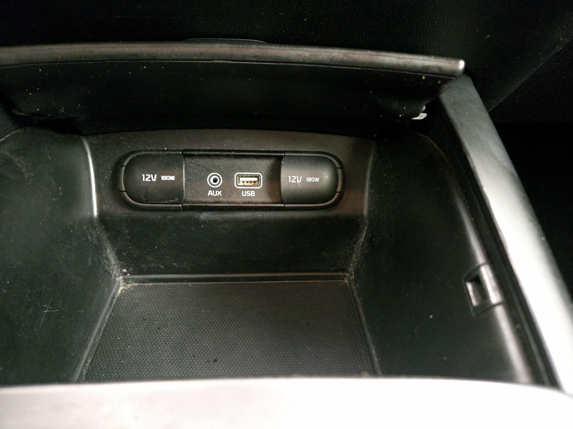 Thumbnail: 2020 Kia Sorento - 18