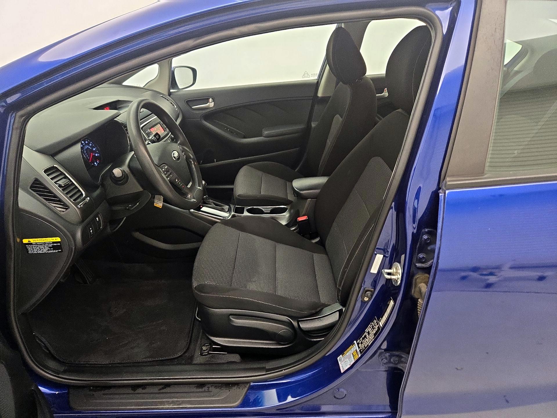 Thumbnail: 2018 Kia Forte - 11