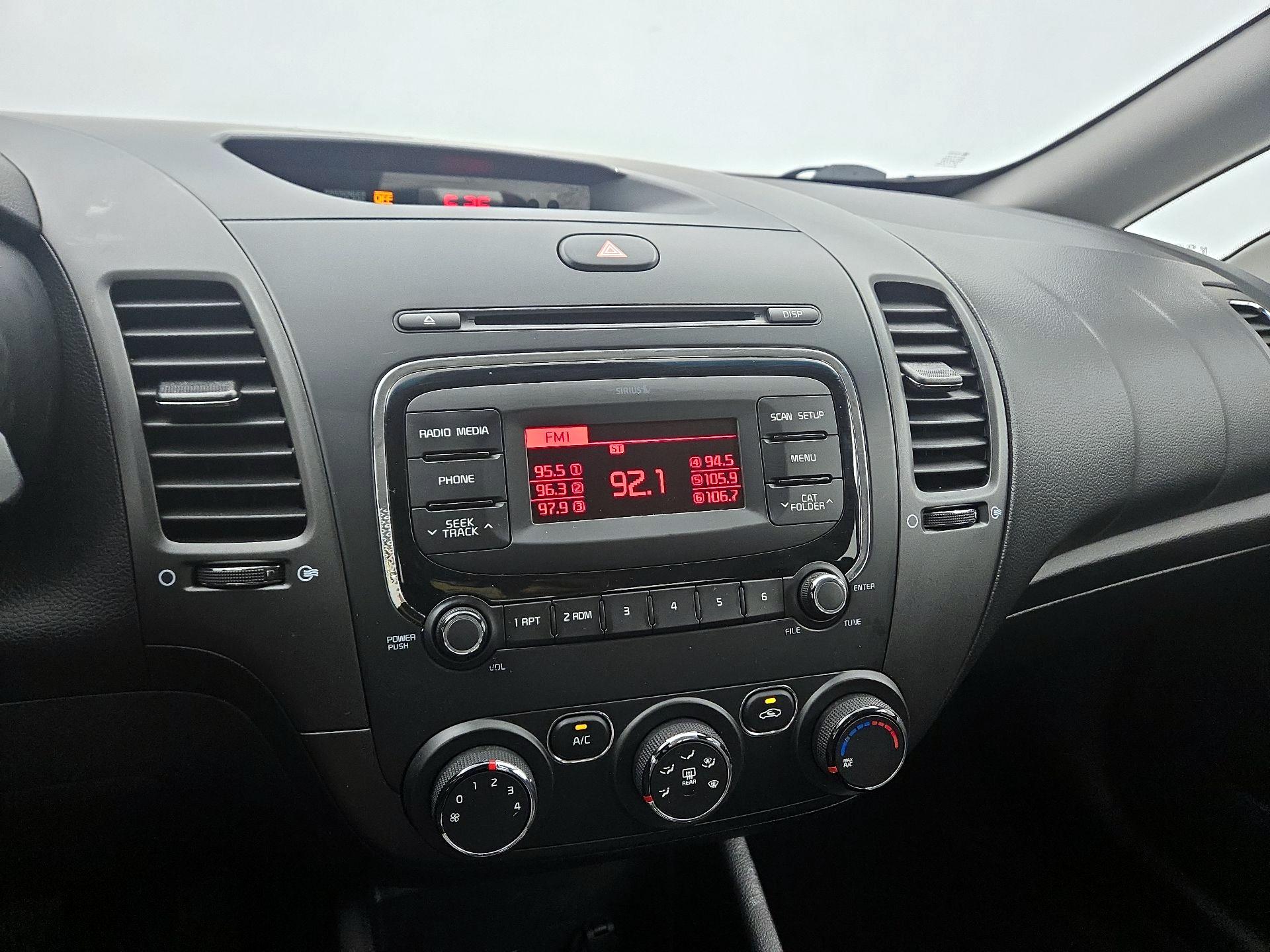 Thumbnail: 2018 Kia Forte - 14