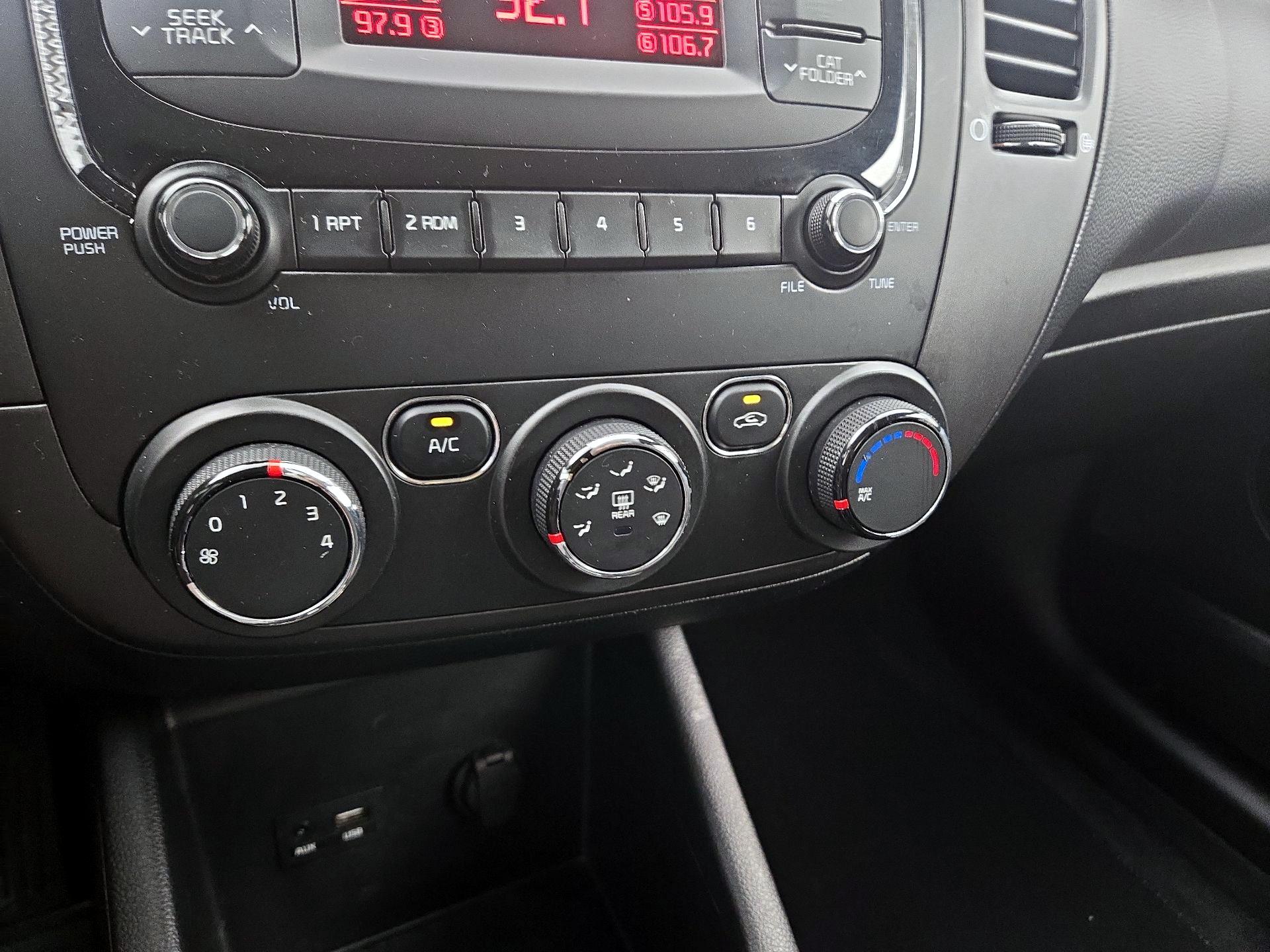 Thumbnail: 2018 Kia Forte - 15