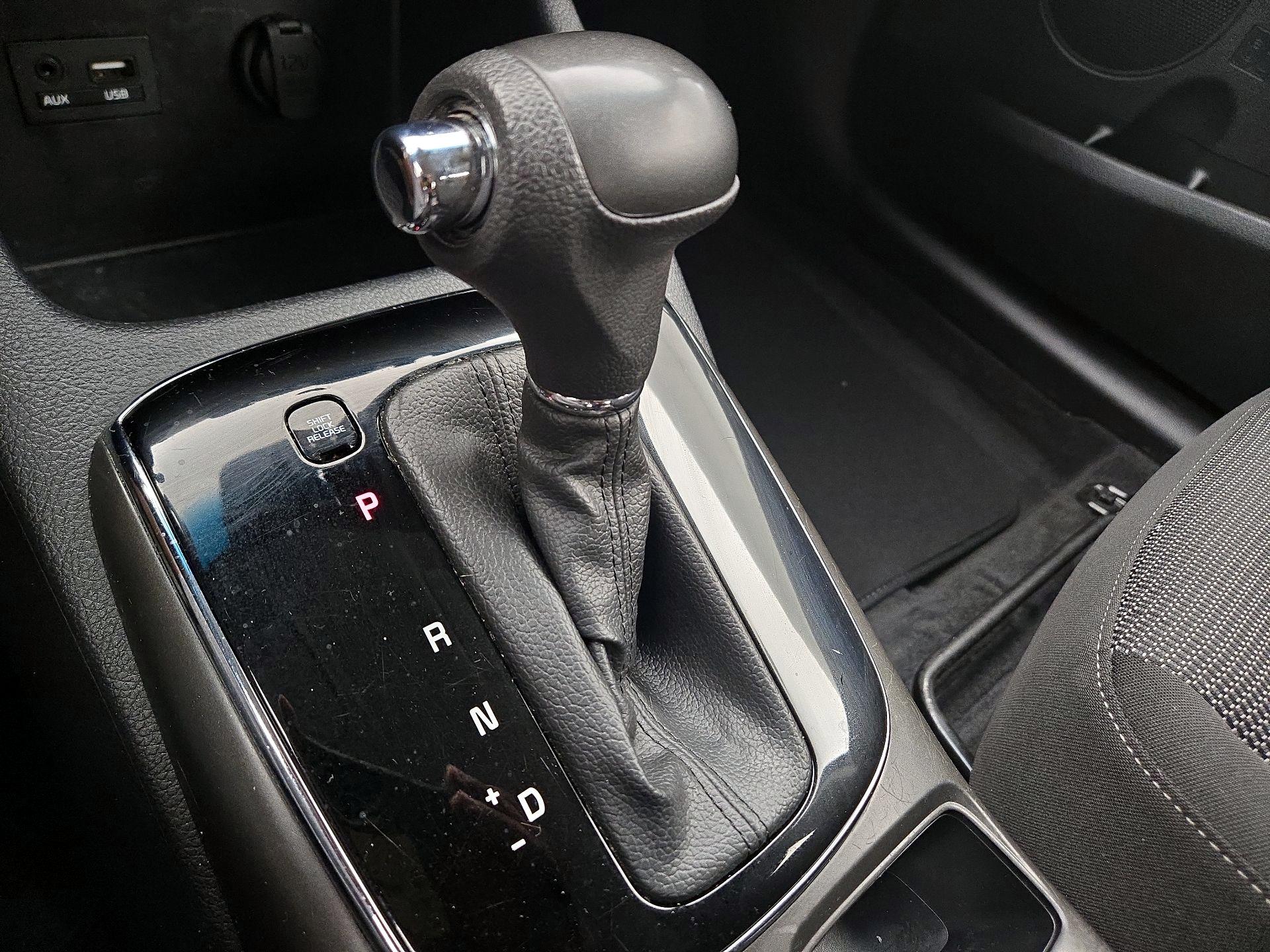 Thumbnail: 2018 Kia Forte - 16