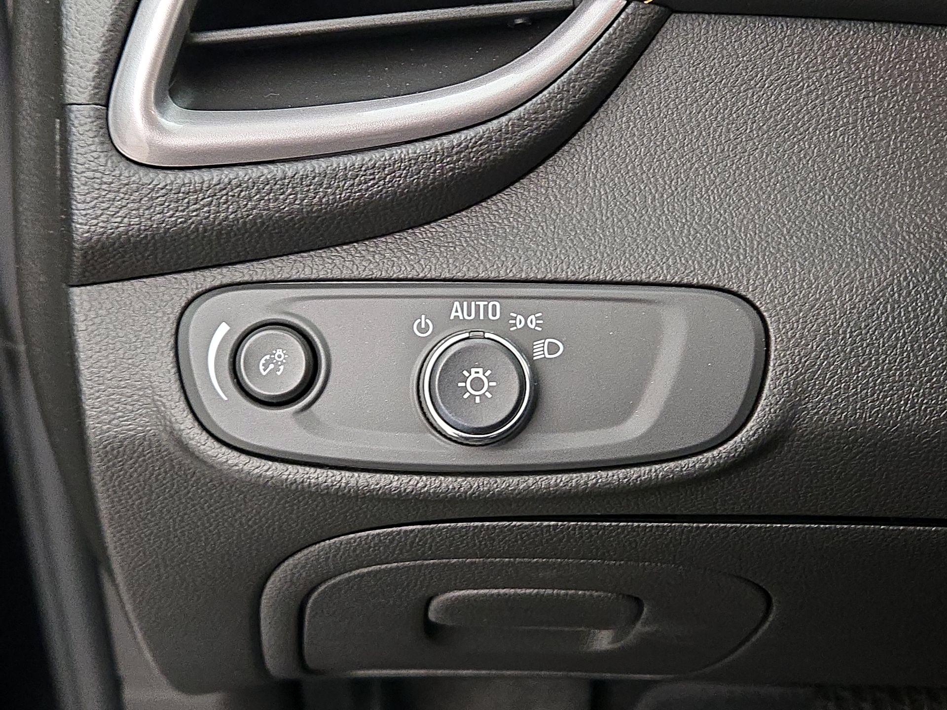 Thumbnail: 2022 Chevrolet Trax - 13